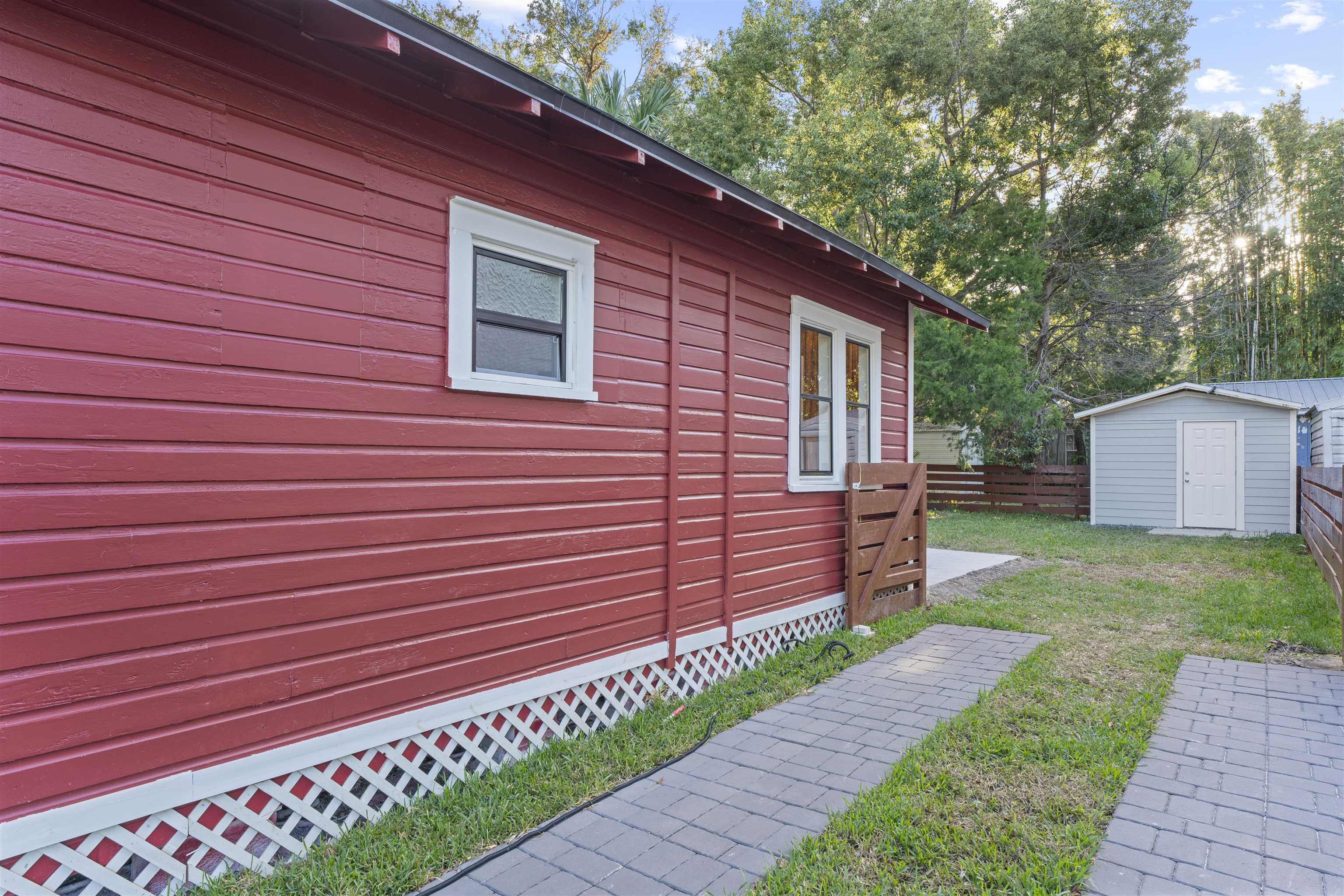 Image 37 of 50 For 136 Washington St