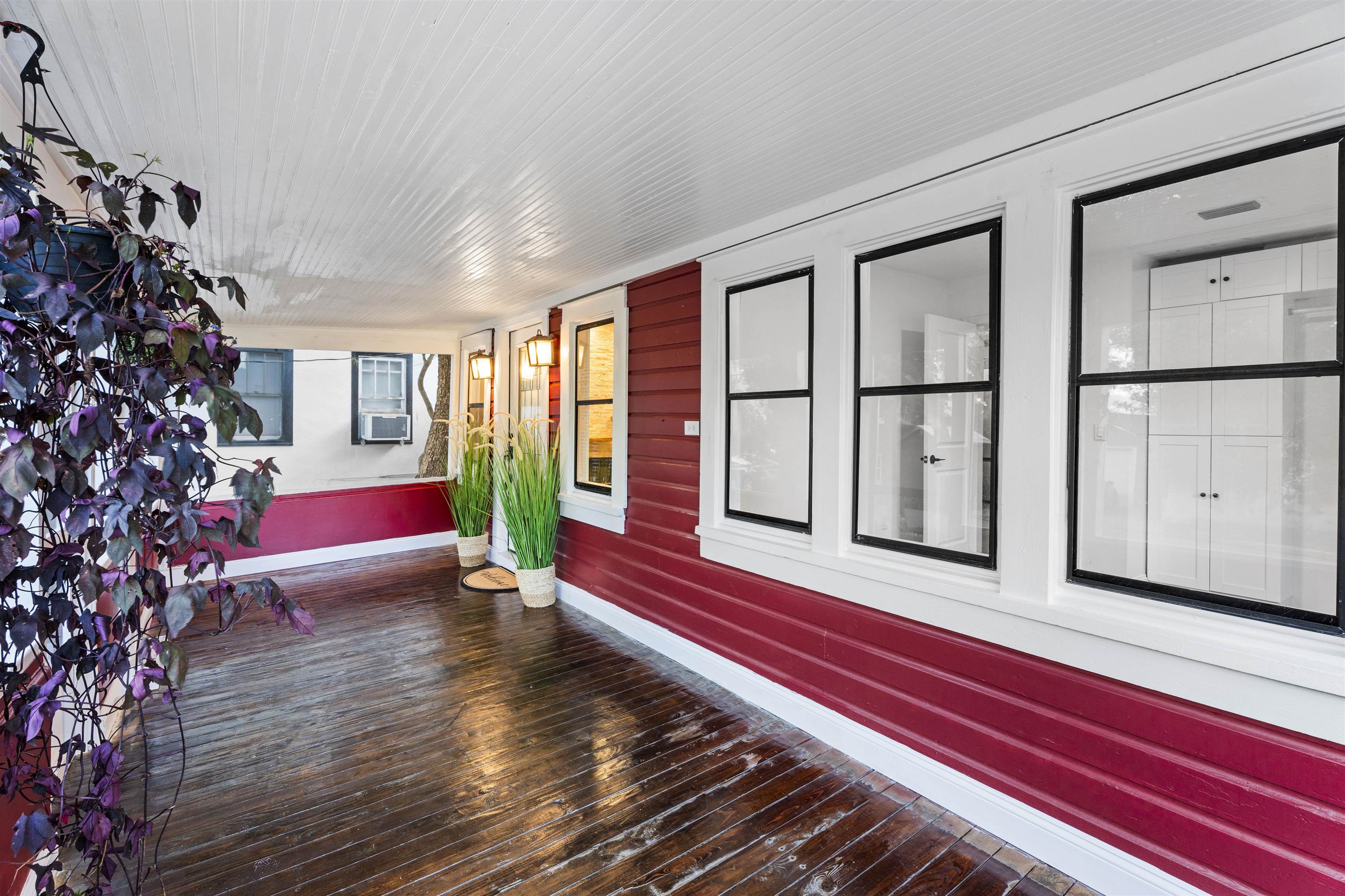 Image 5 of 50 For 136 Washington St