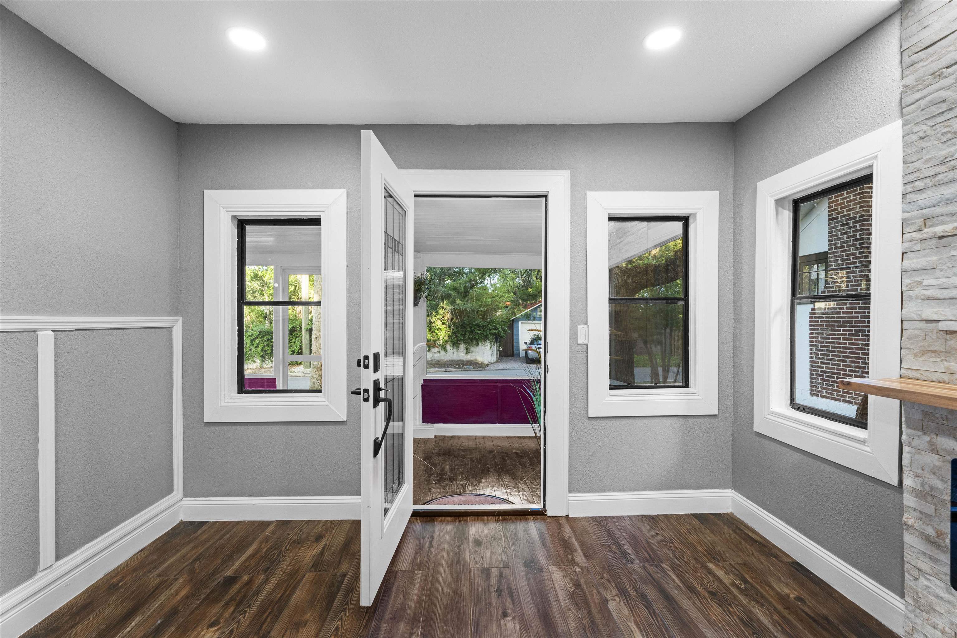 Image 9 of 50 For 136 Washington St