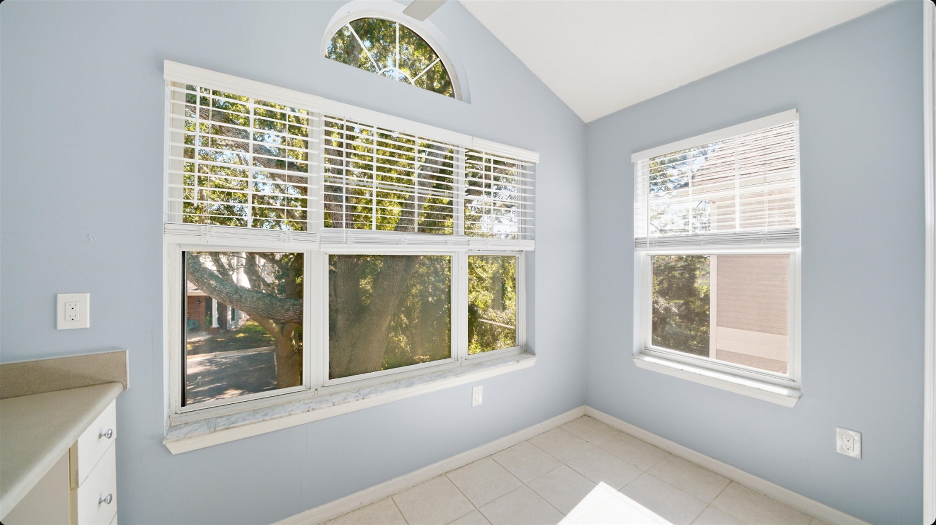Image 11 of 48 For 29205 Harbour Vista Cir