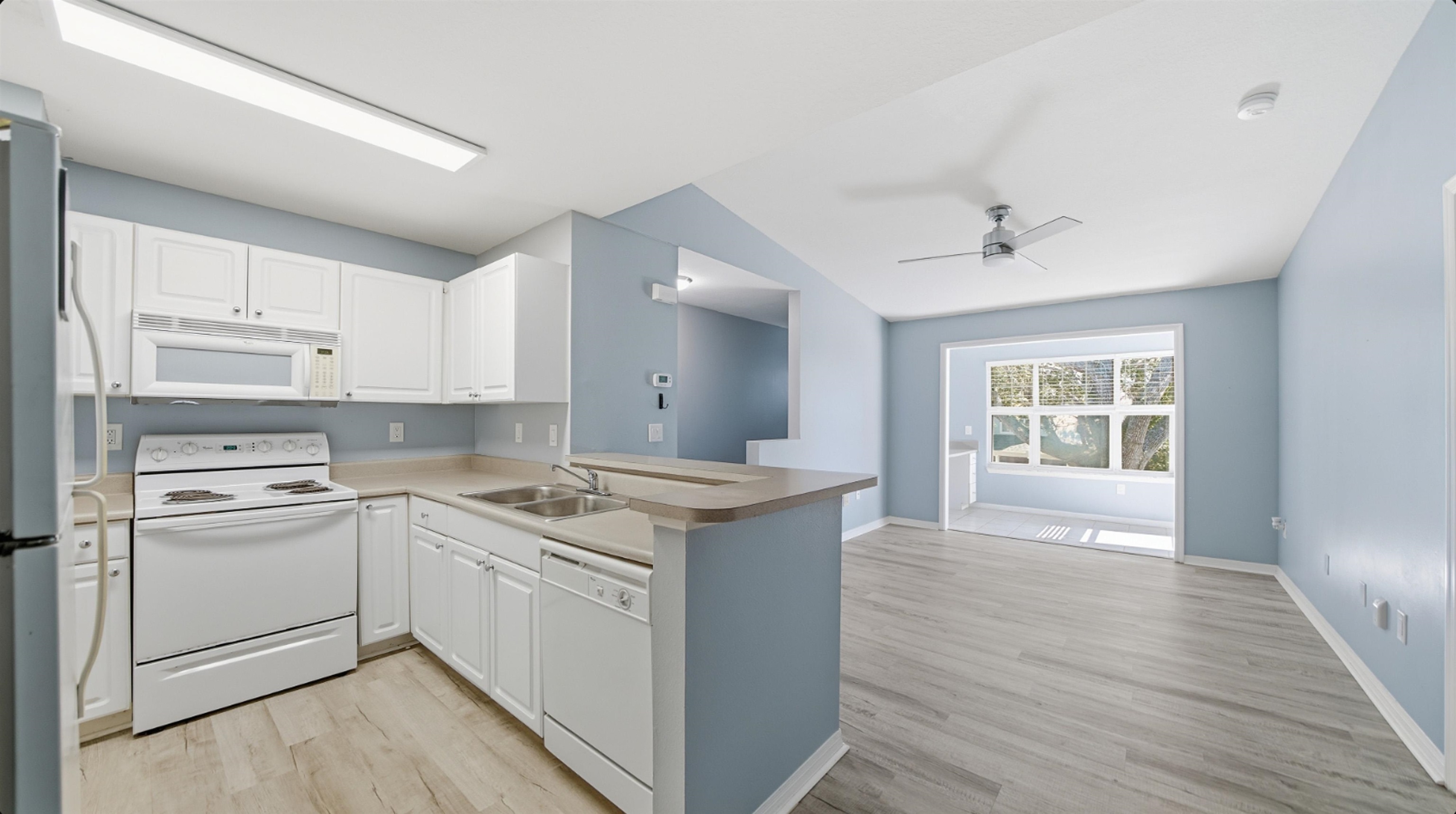 Image 15 of 48 For 29205 Harbour Vista Cir