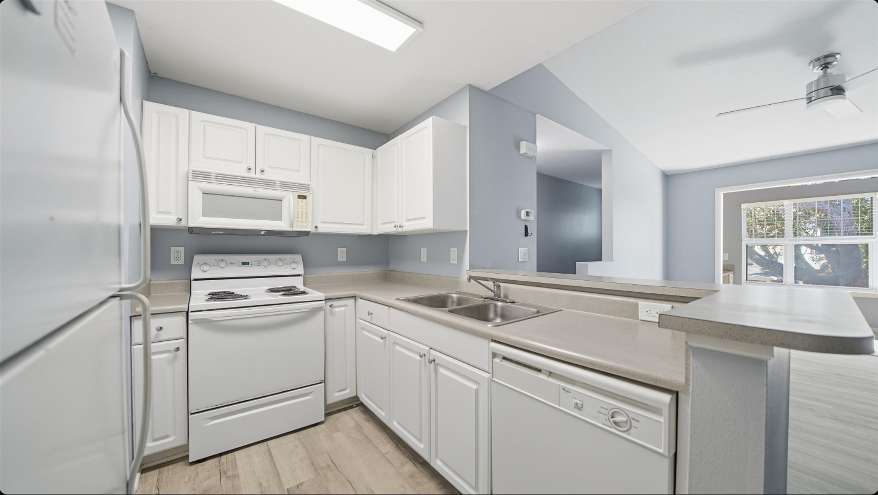 Image 17 of 48 For 29205 Harbour Vista Cir