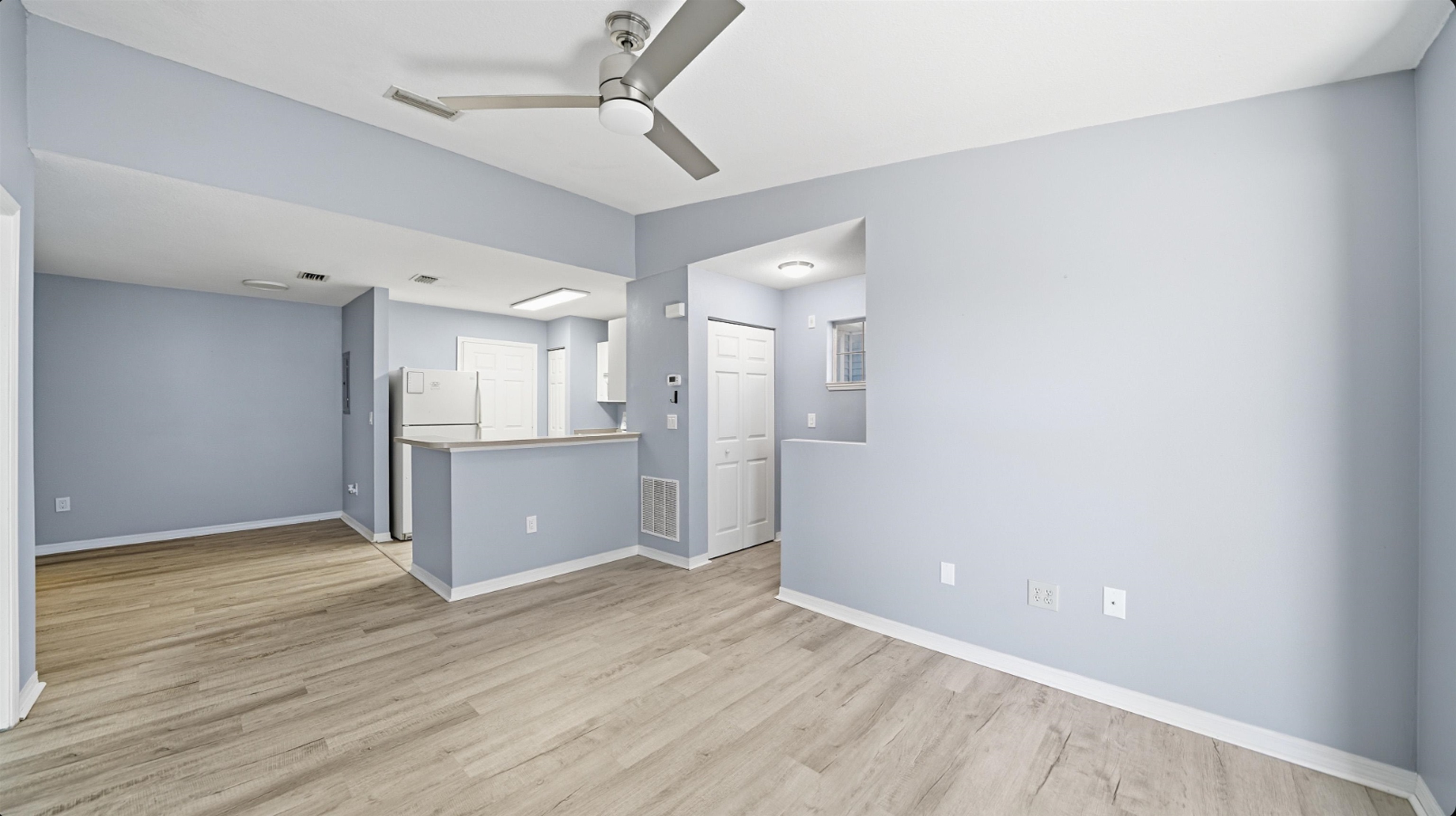 Image 8 of 48 For 29205 Harbour Vista Cir