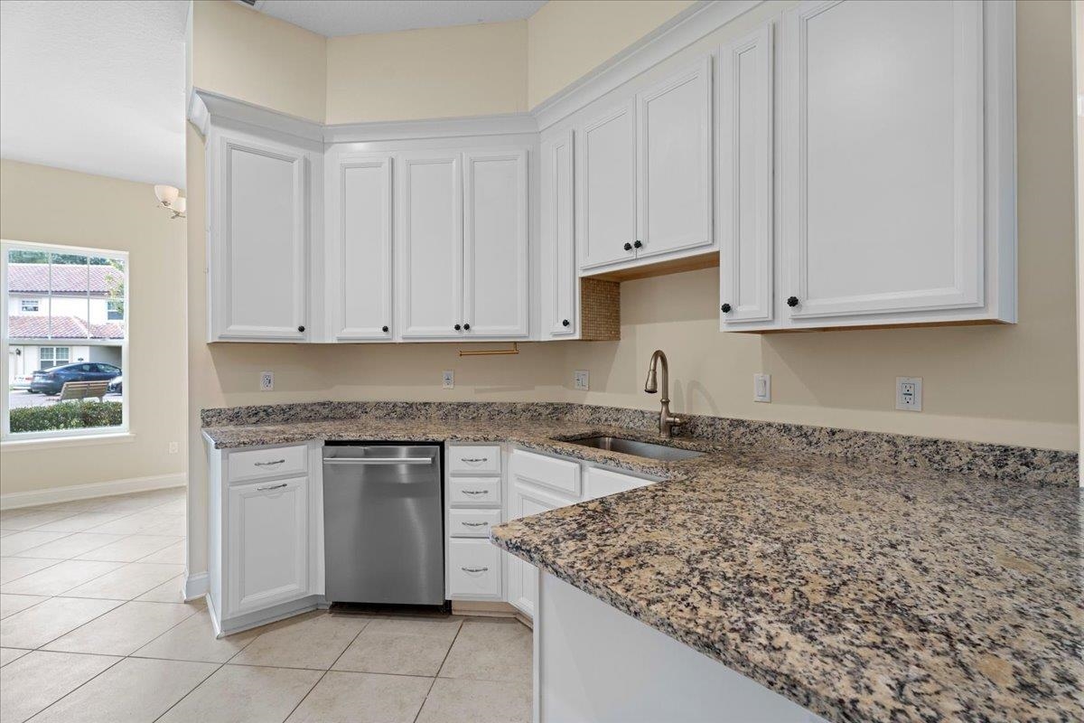 Image 13 of 39 For 180 Canyon Trl