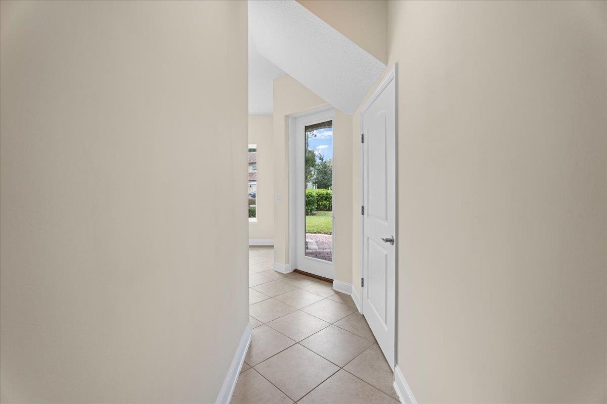 Image 15 of 39 For 180 Canyon Trl