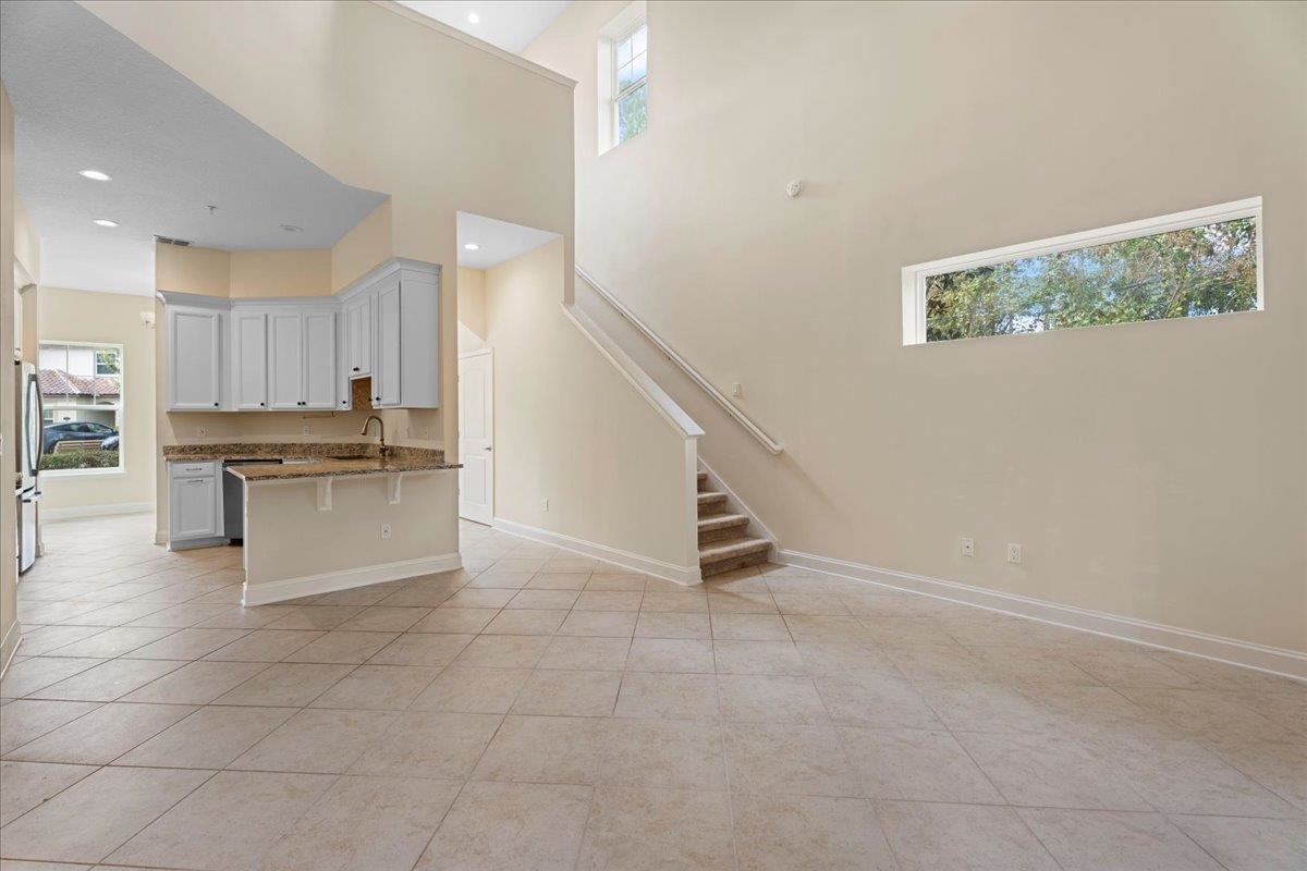 Image 16 of 39 For 180 Canyon Trl