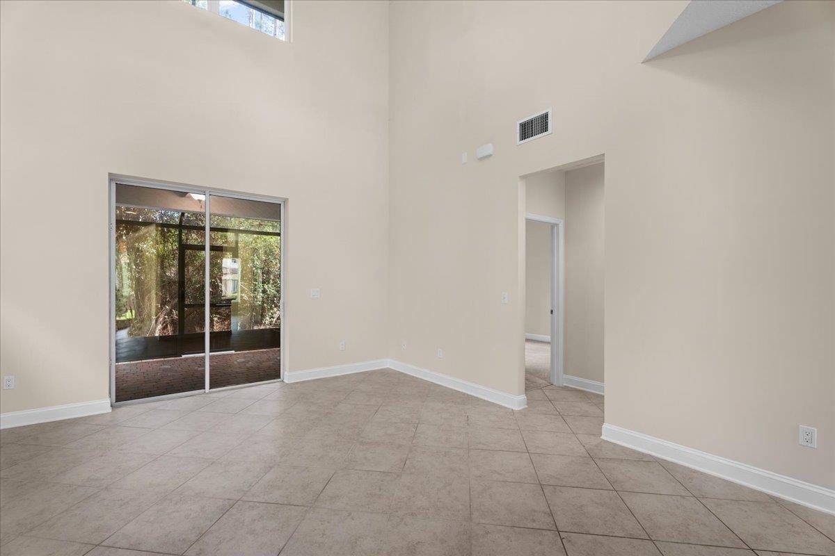 Image 17 of 39 For 180 Canyon Trl