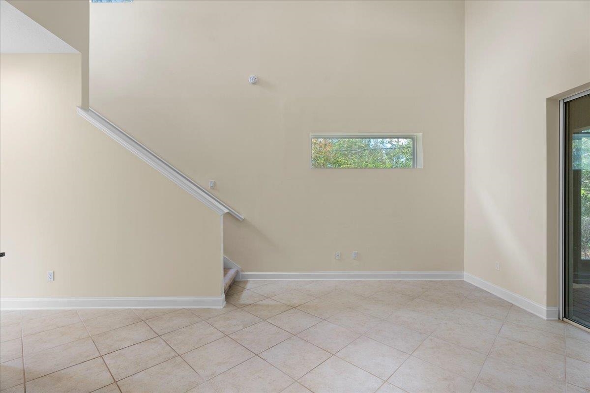 Image 22 of 39 For 180 Canyon Trl