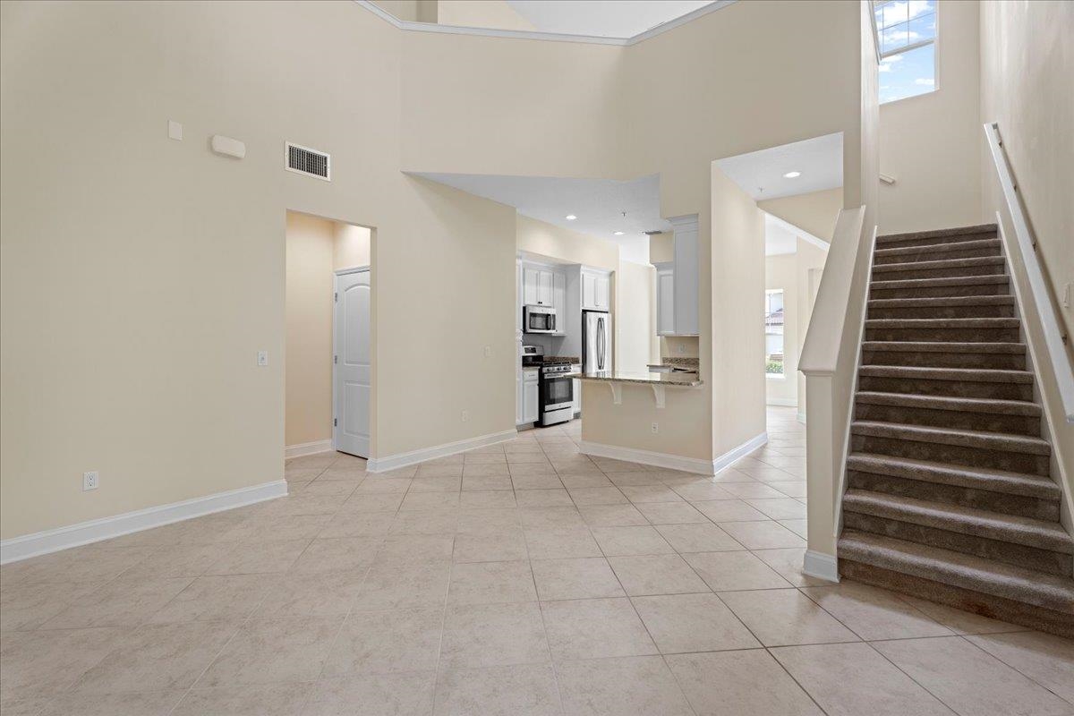 Image 23 of 39 For 180 Canyon Trl