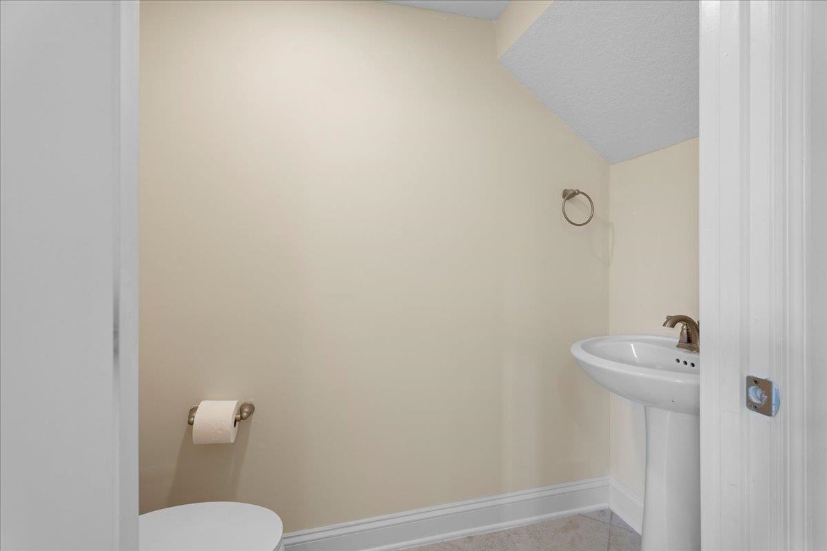 Image 8 of 39 For 180 Canyon Trl