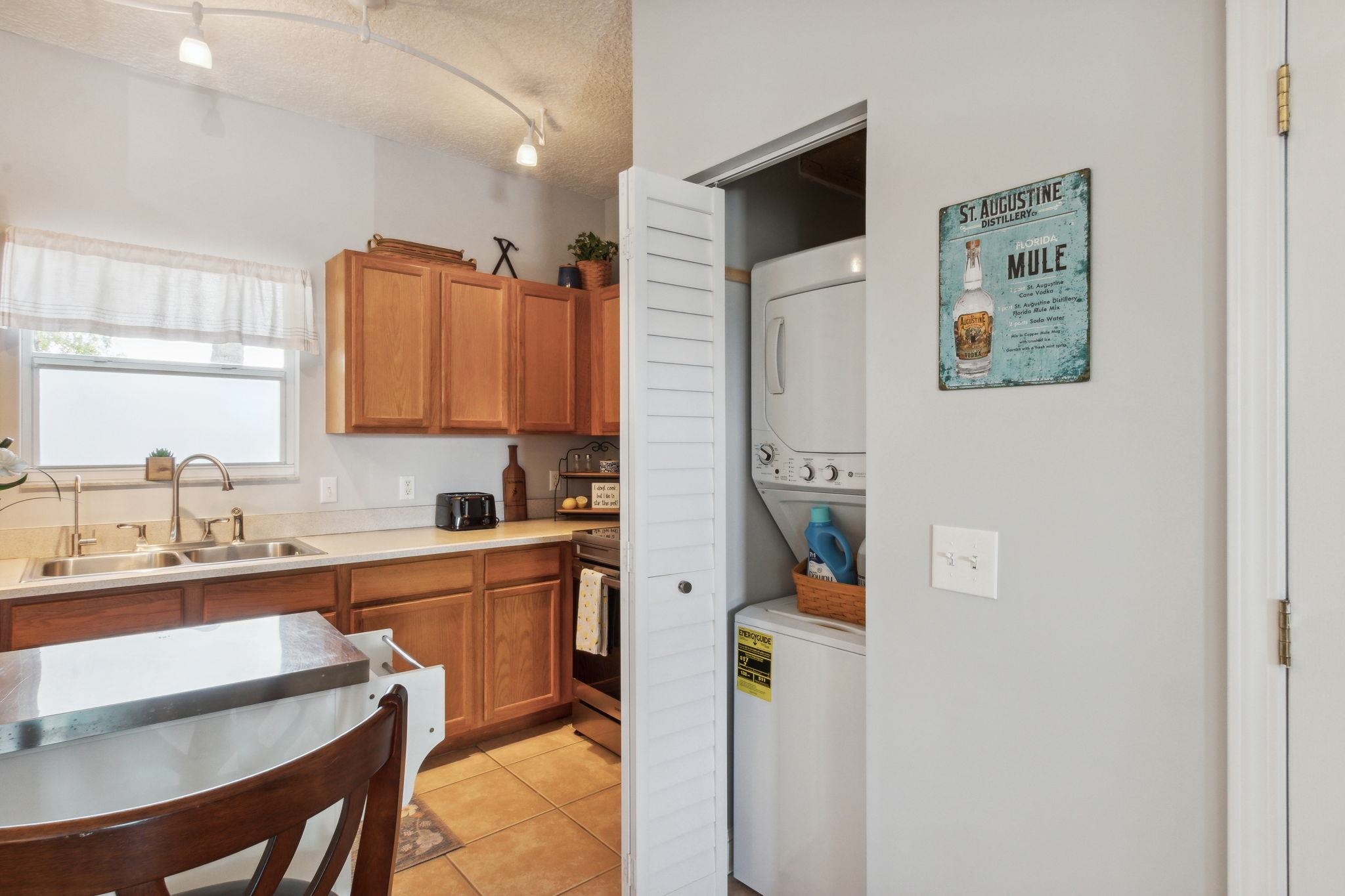 Image 21 of 48 For 133 Pomar Street