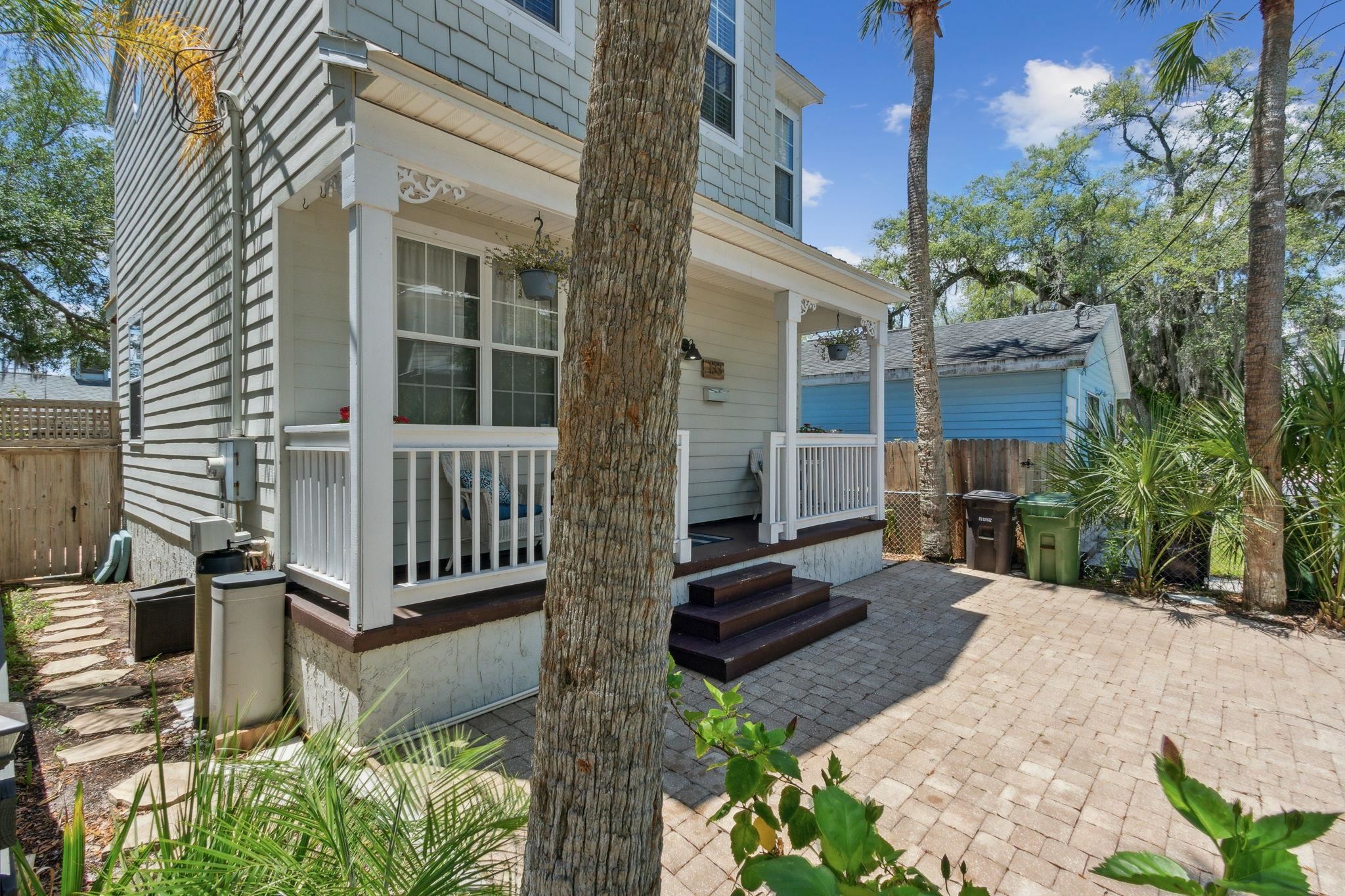 Image 5 of 48 For 133 Pomar Street