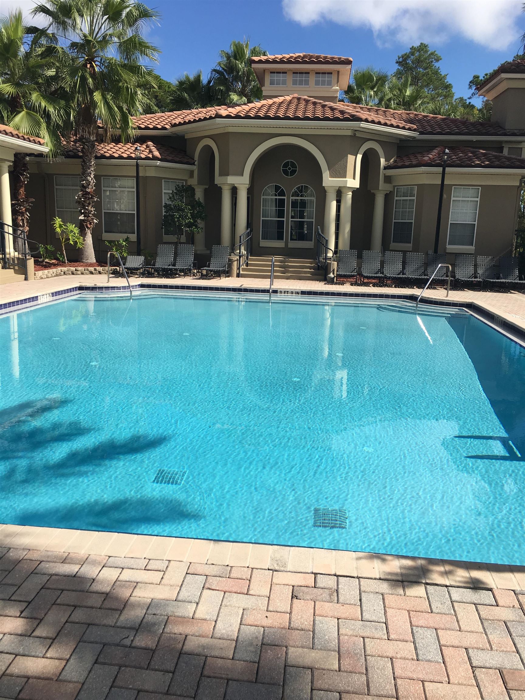 Image 2 of 15 For 425 Villa San Marco Drive S 301