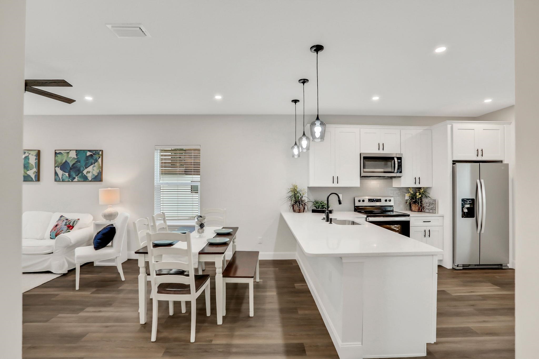 Image 10 of 50 For 524 Arricola Ave