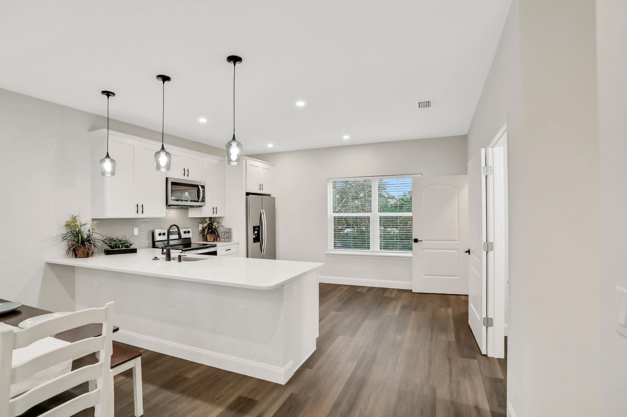 Image 11 of 50 For 524 Arricola Ave