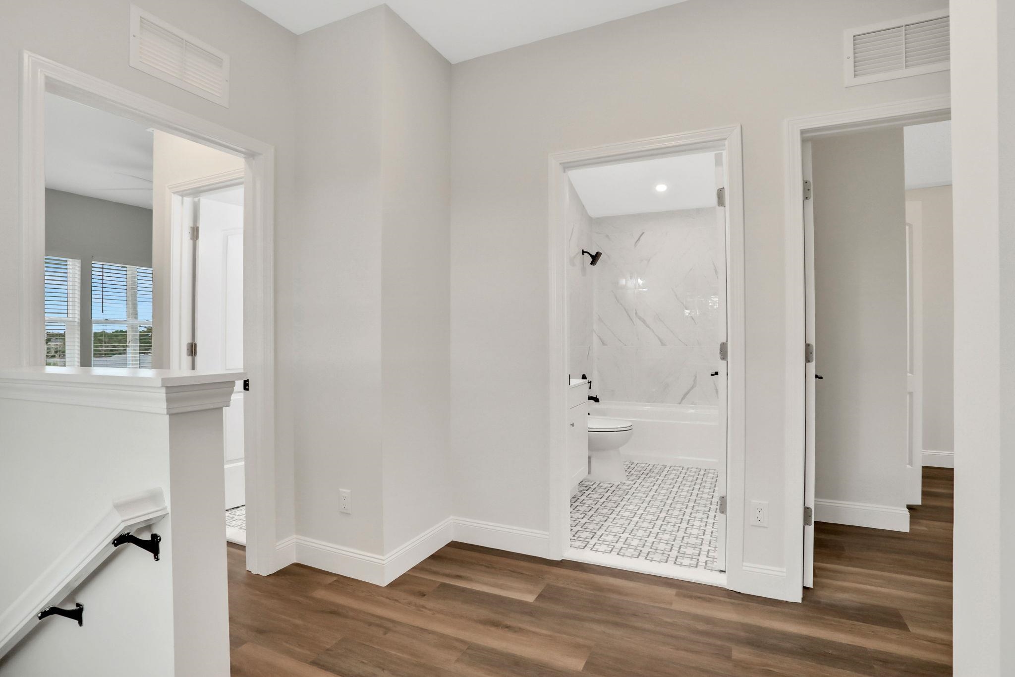 Image 16 of 50 For 524 Arricola Ave