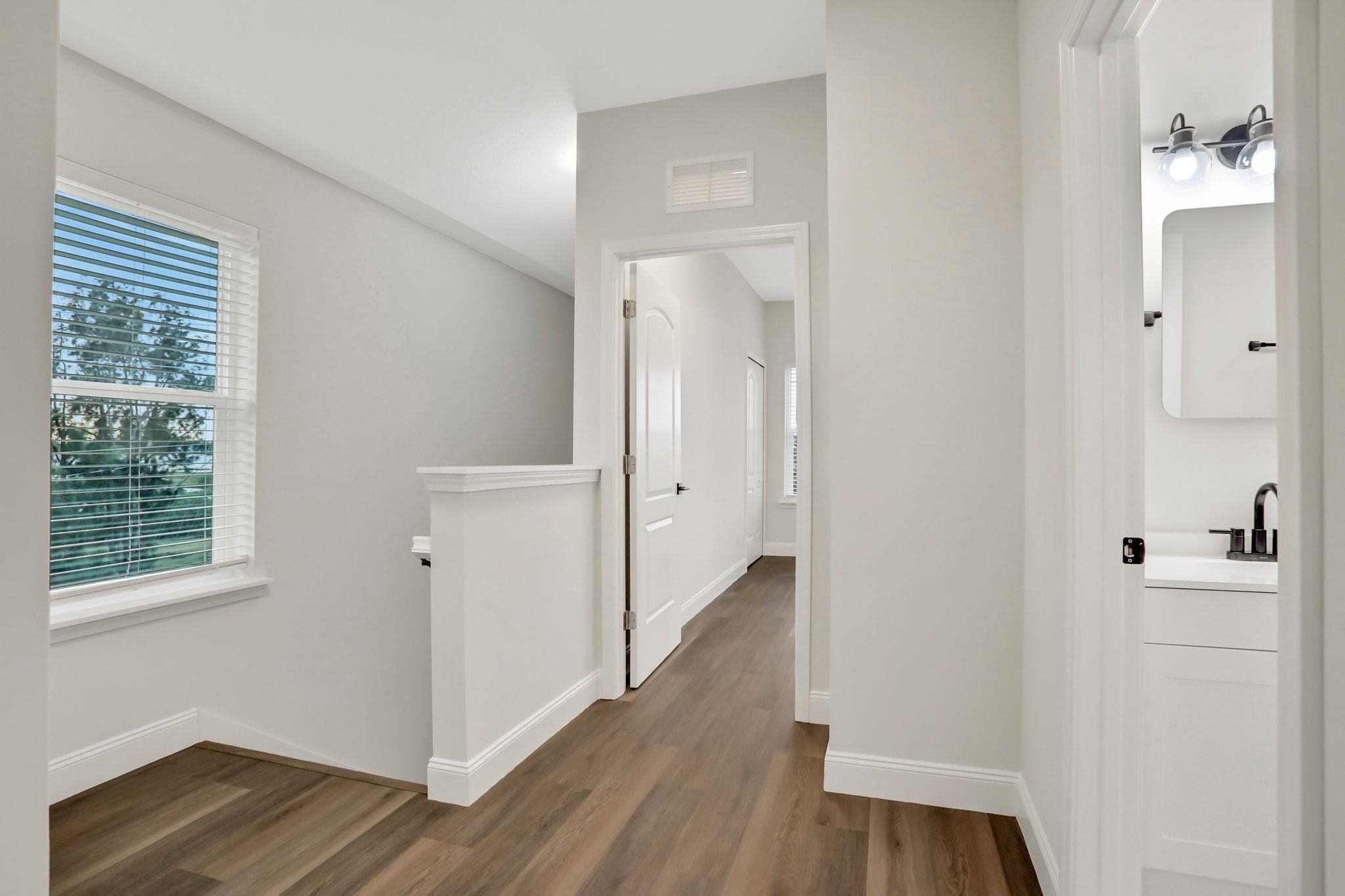 Image 17 of 50 For 524 Arricola Ave