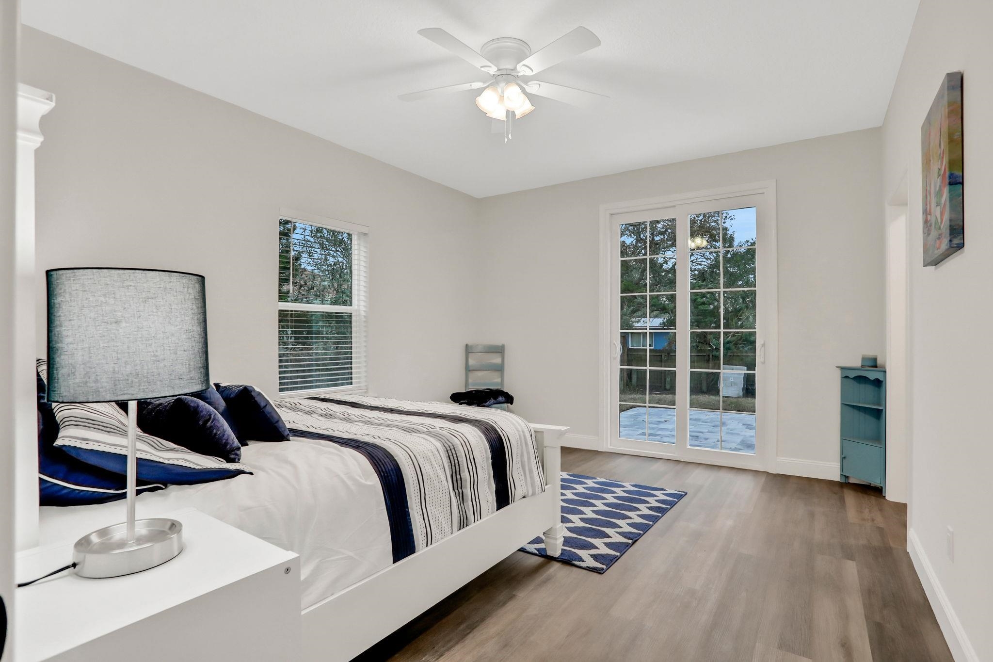 Image 27 of 50 For 524 Arricola Ave