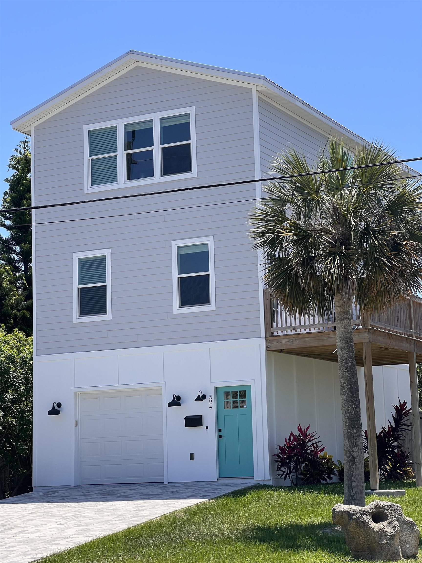 Image 3 of 50 For 524 Arricola Ave