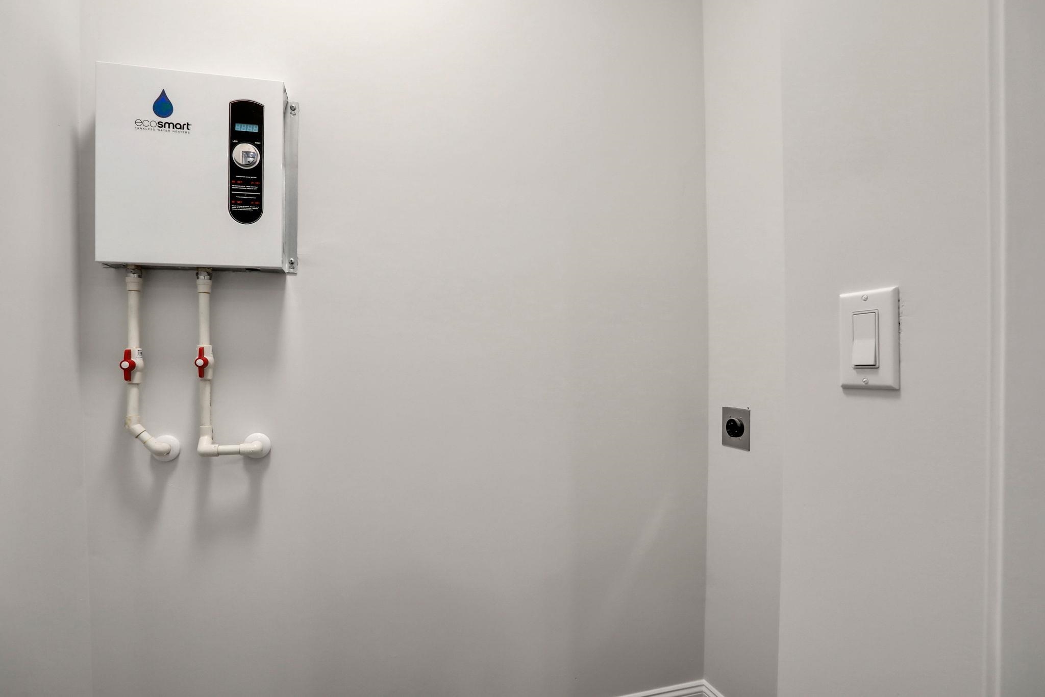 Image 33 of 50 For 524 Arricola Ave