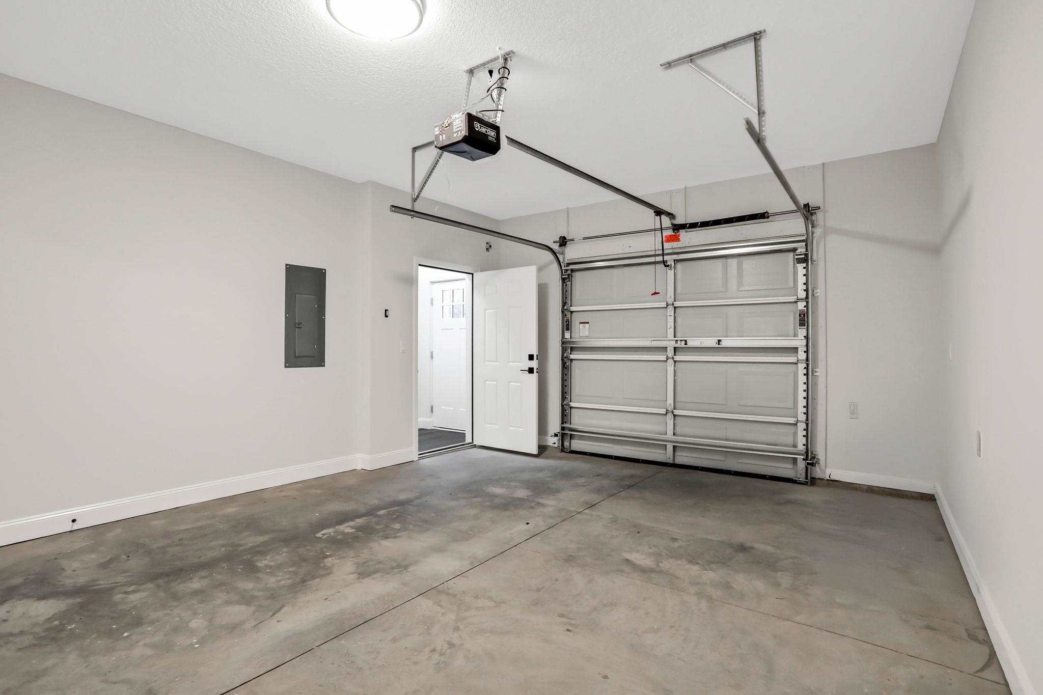 Image 34 of 50 For 524 Arricola Ave