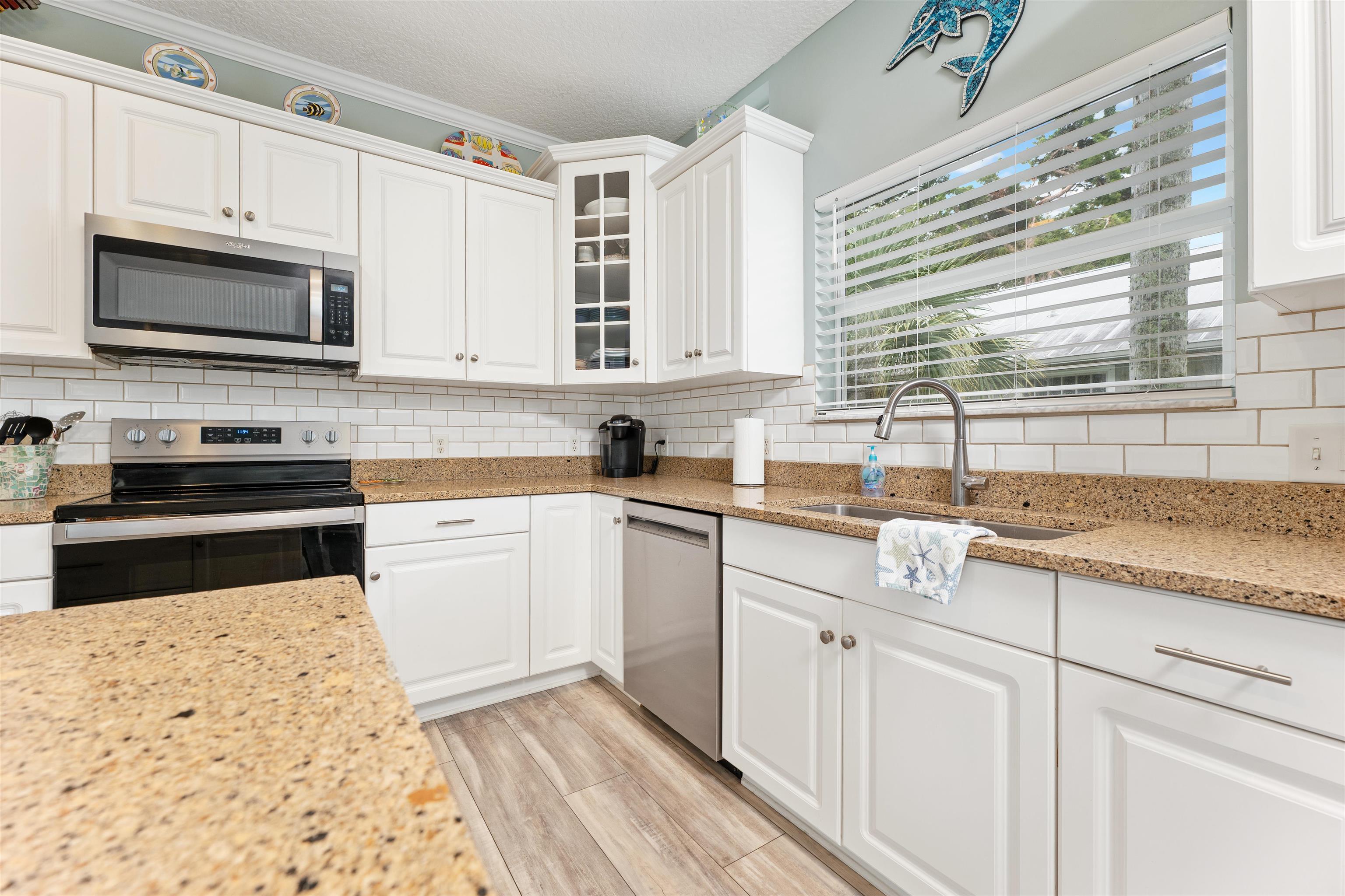 Image 18 of 72 For 2500 Hydrangea St