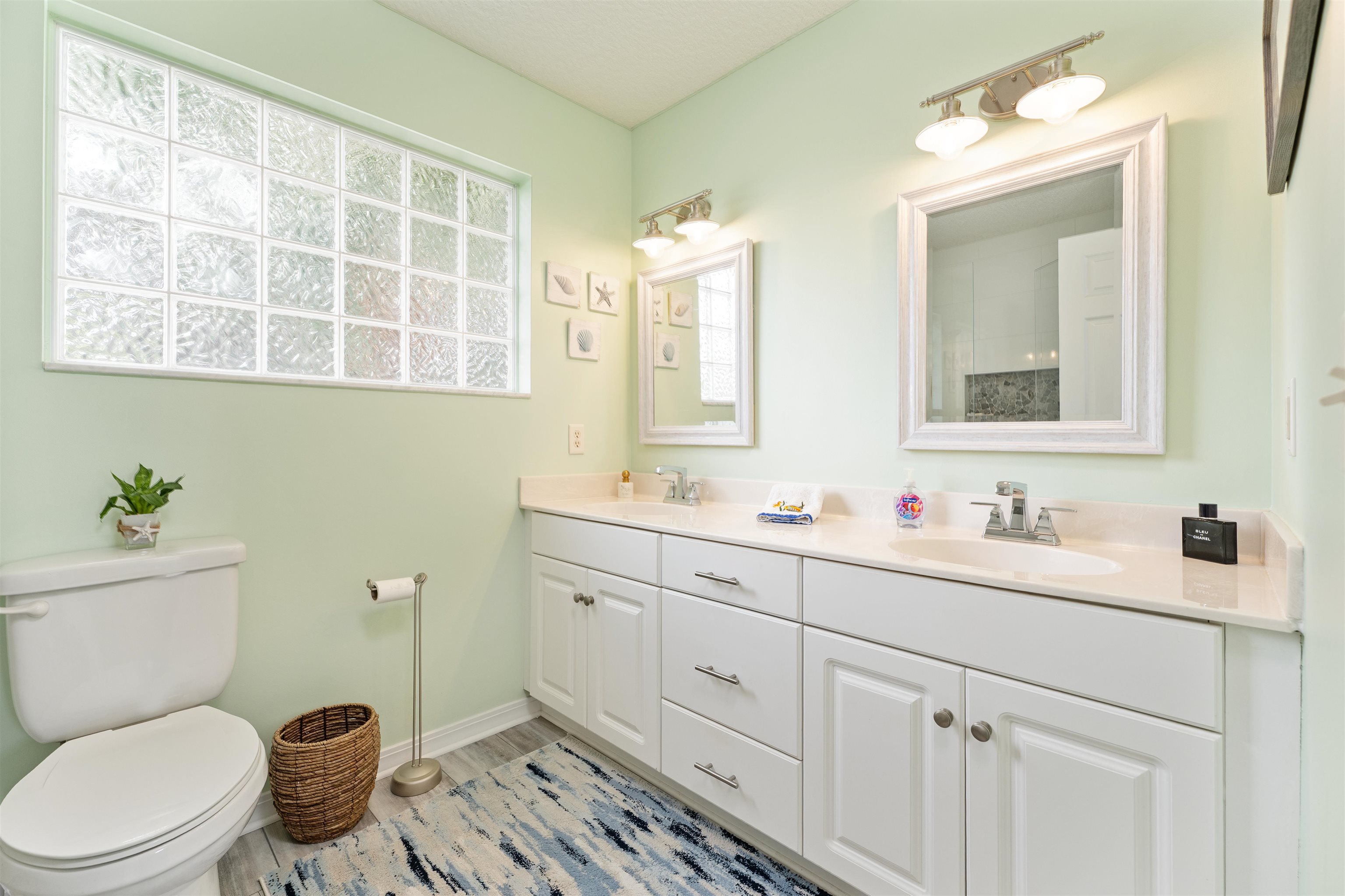 Image 24 of 72 For 2500 Hydrangea St