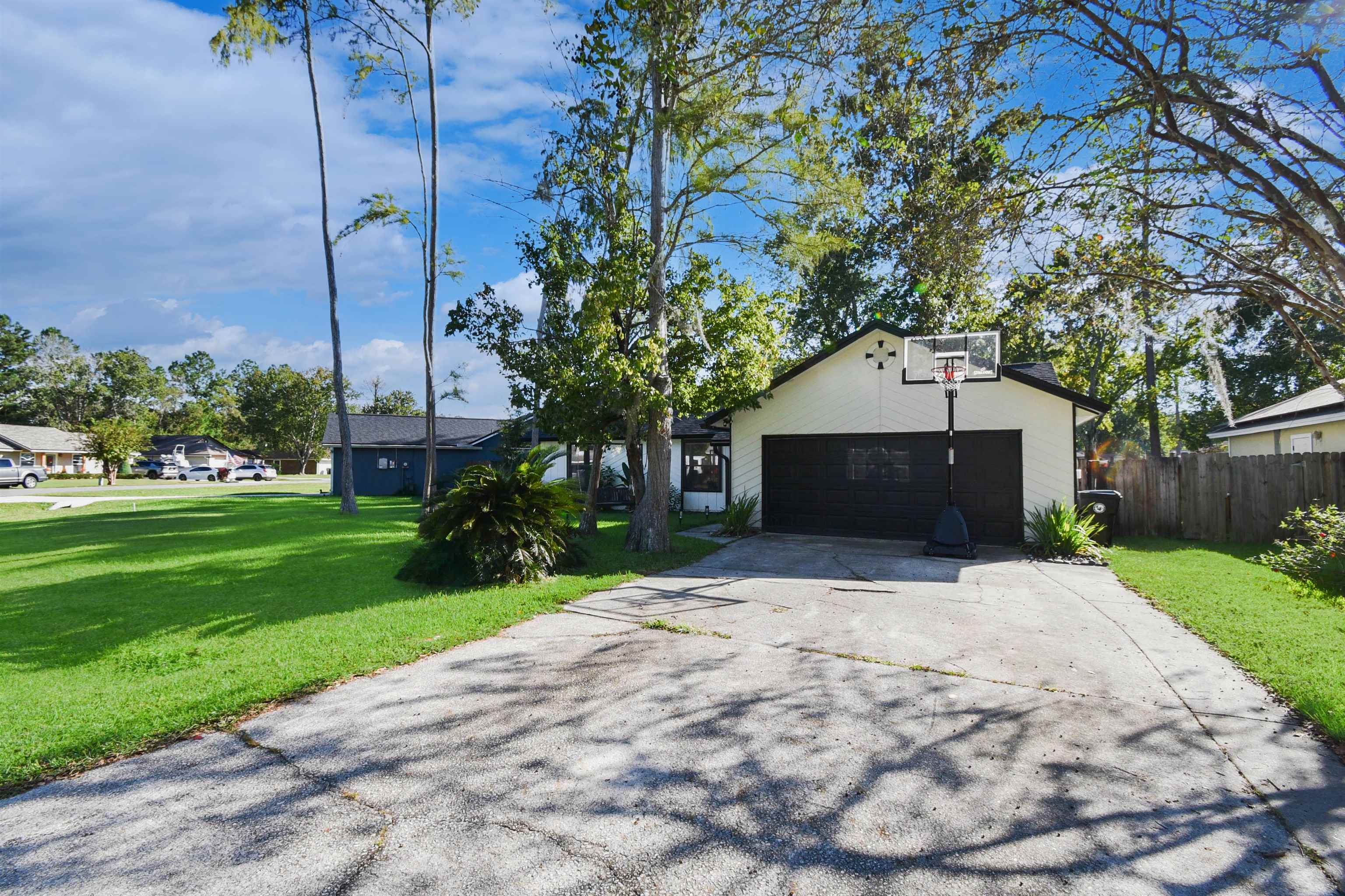 Image 2 of 18 For 1817 Sherwood Drive