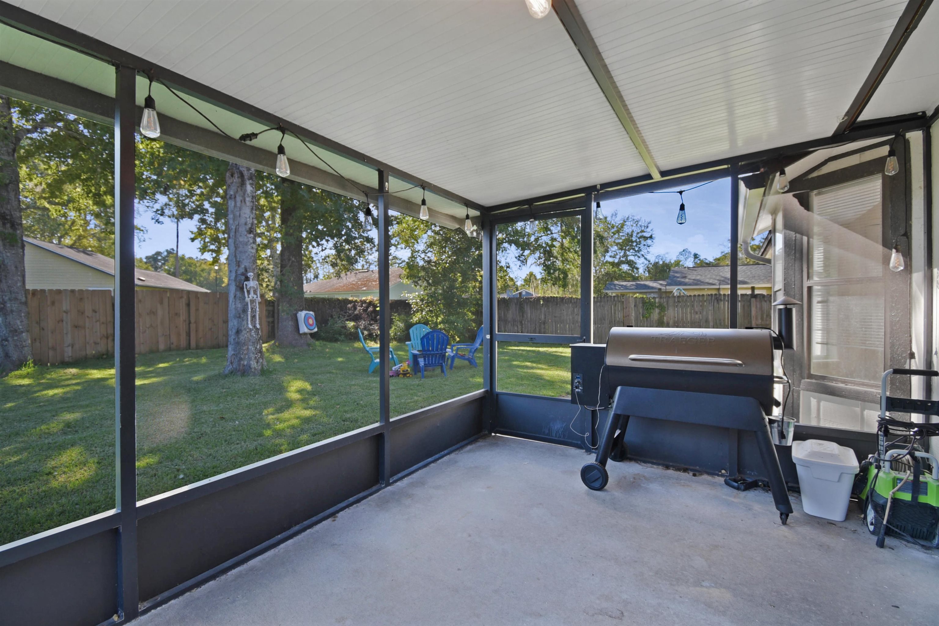 Image 4 of 18 For 1817 Sherwood Drive