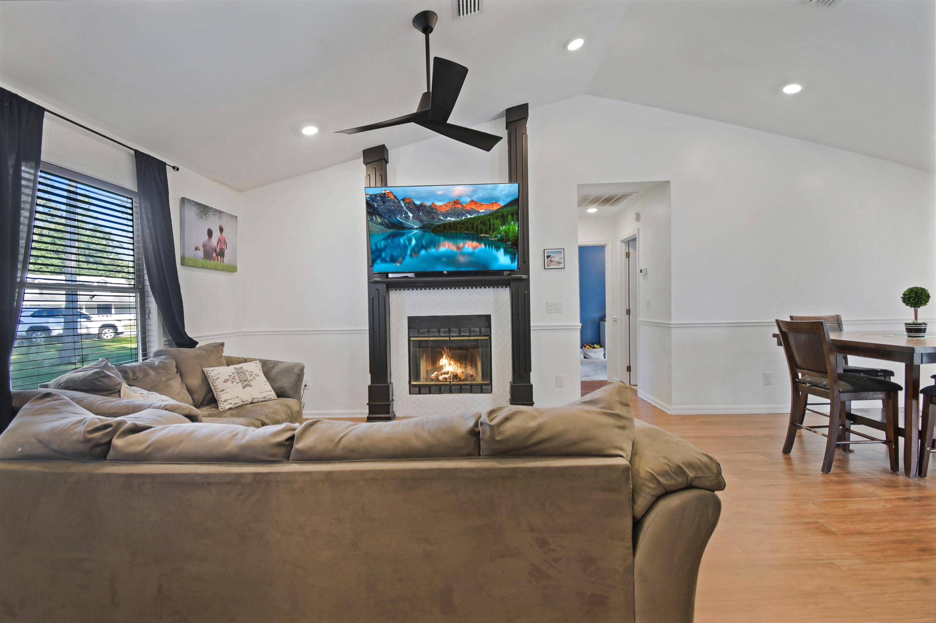 Image 8 of 18 For 1817 Sherwood Drive