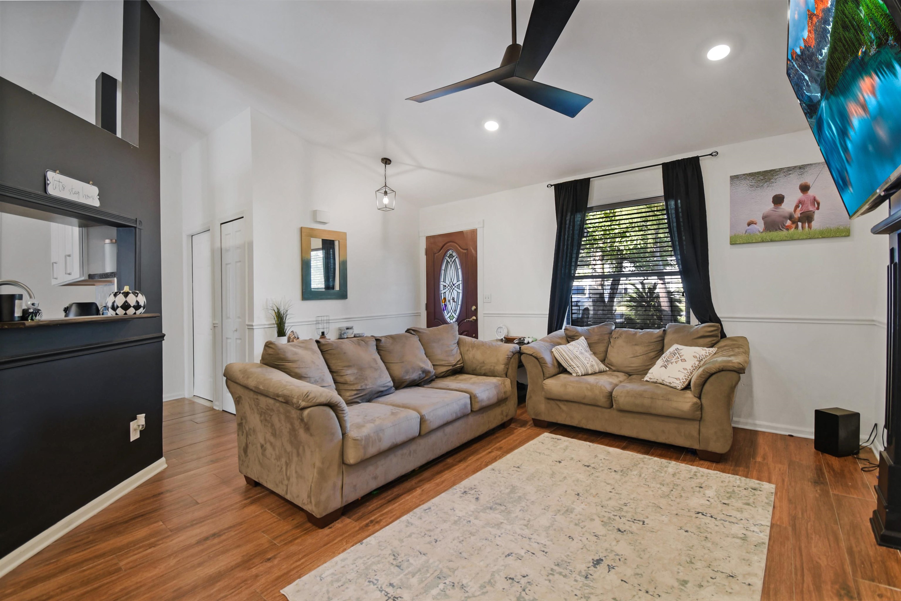 Image 9 of 18 For 1817 Sherwood Drive
