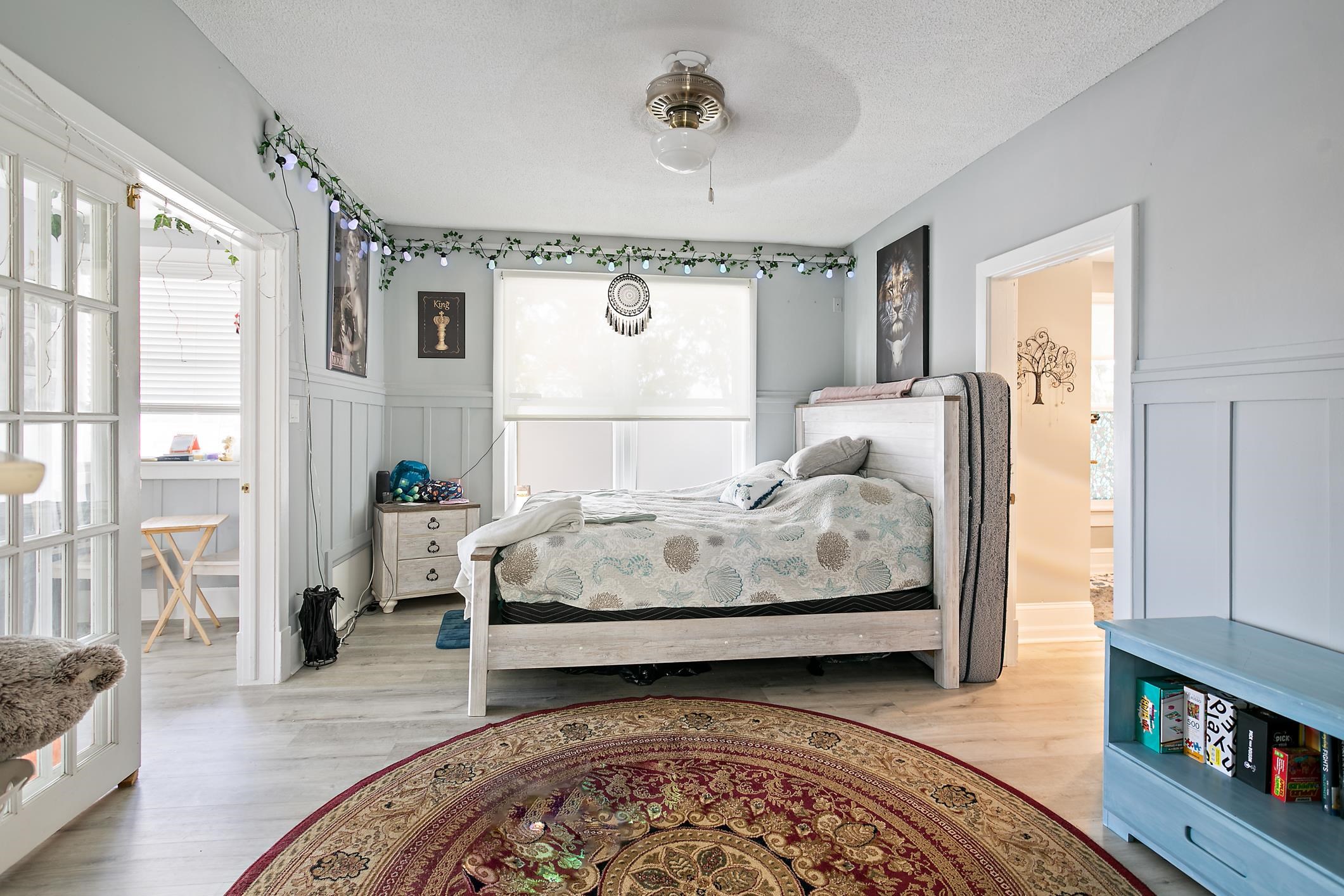 Image 11 of 49 For 56 Grove Avenue