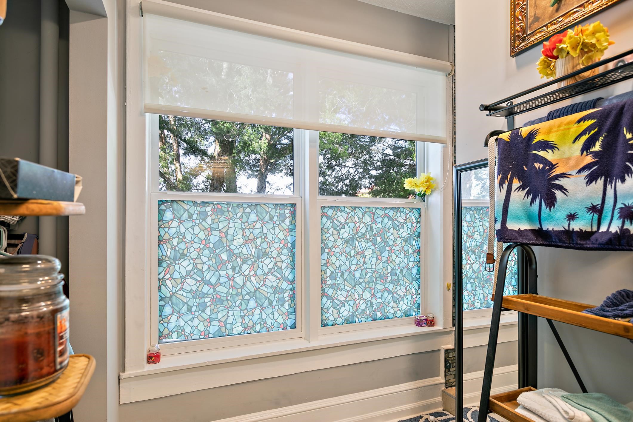 Image 14 of 49 For 56 Grove Avenue