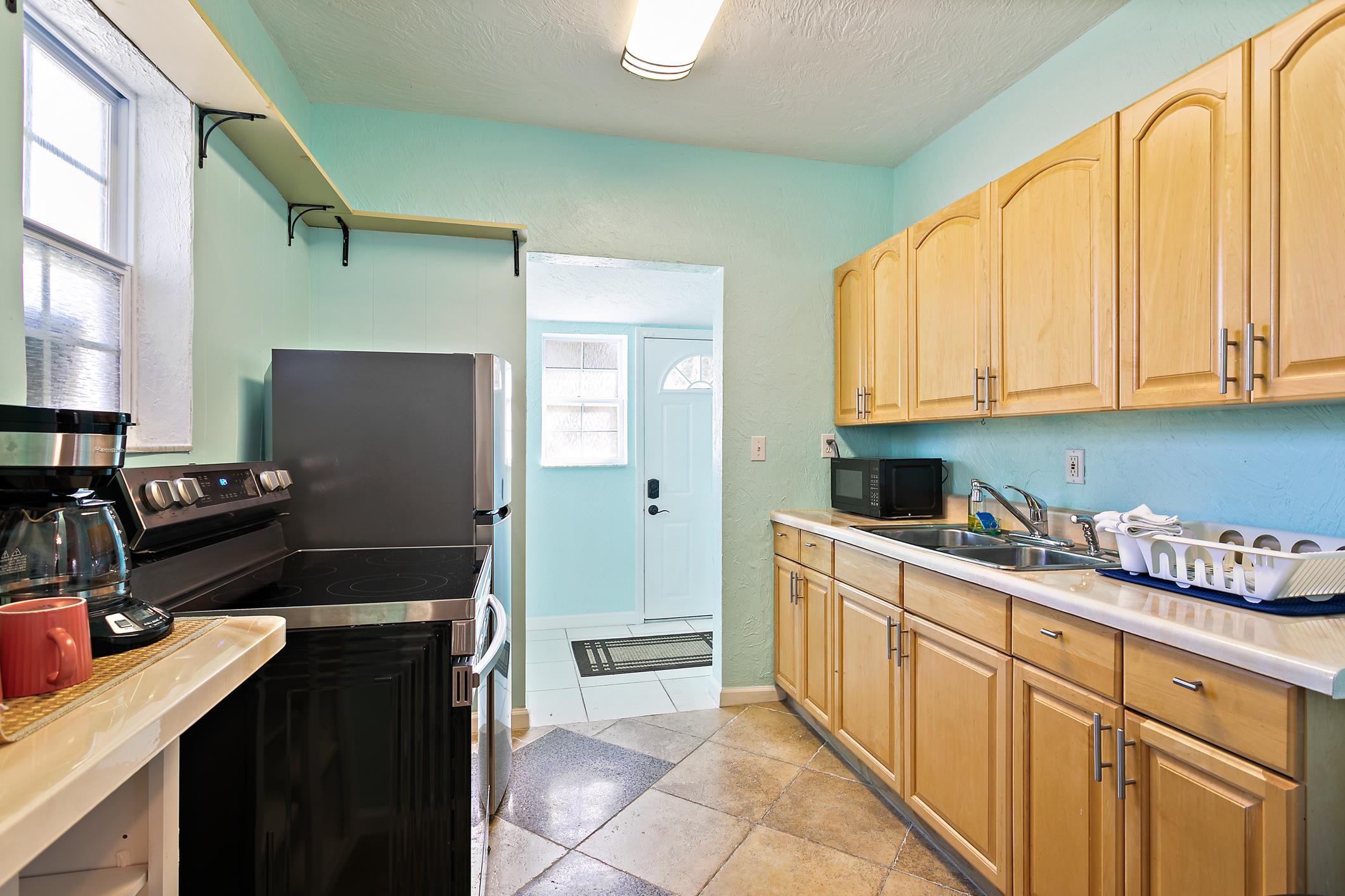 Image 23 of 49 For 56 Grove Avenue