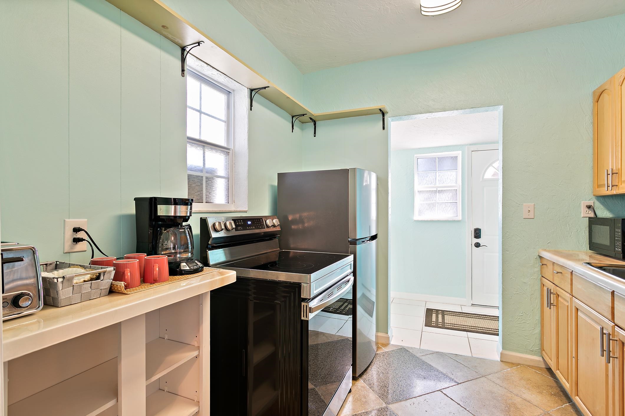 Image 24 of 49 For 56 Grove Avenue