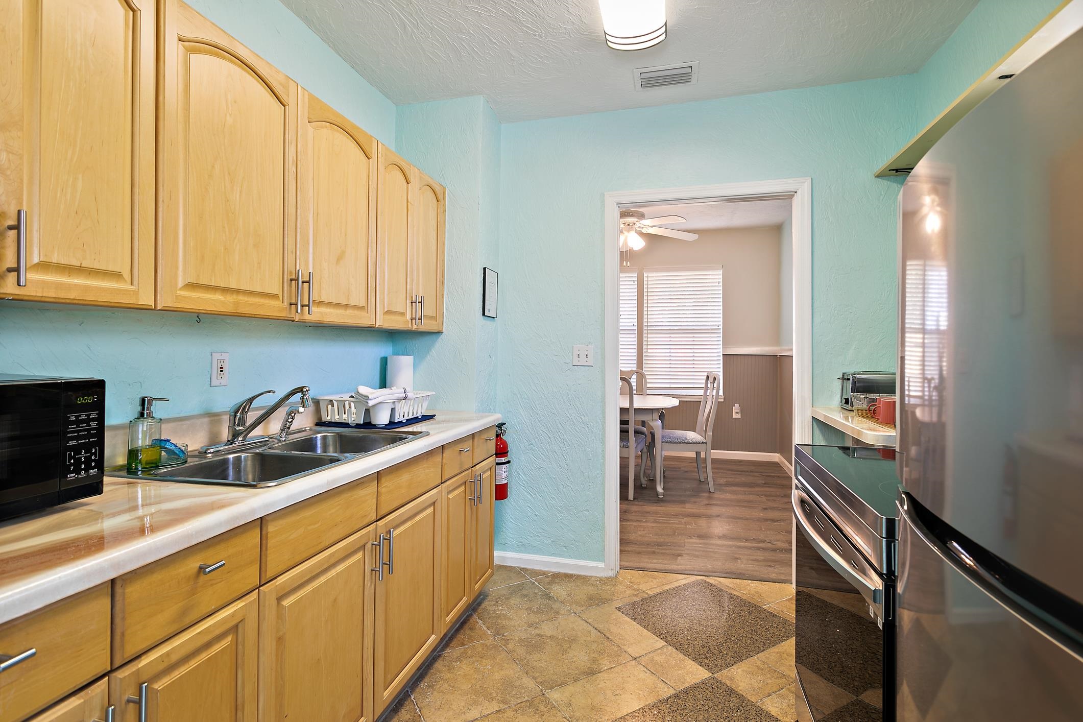 Image 25 of 49 For 56 Grove Avenue