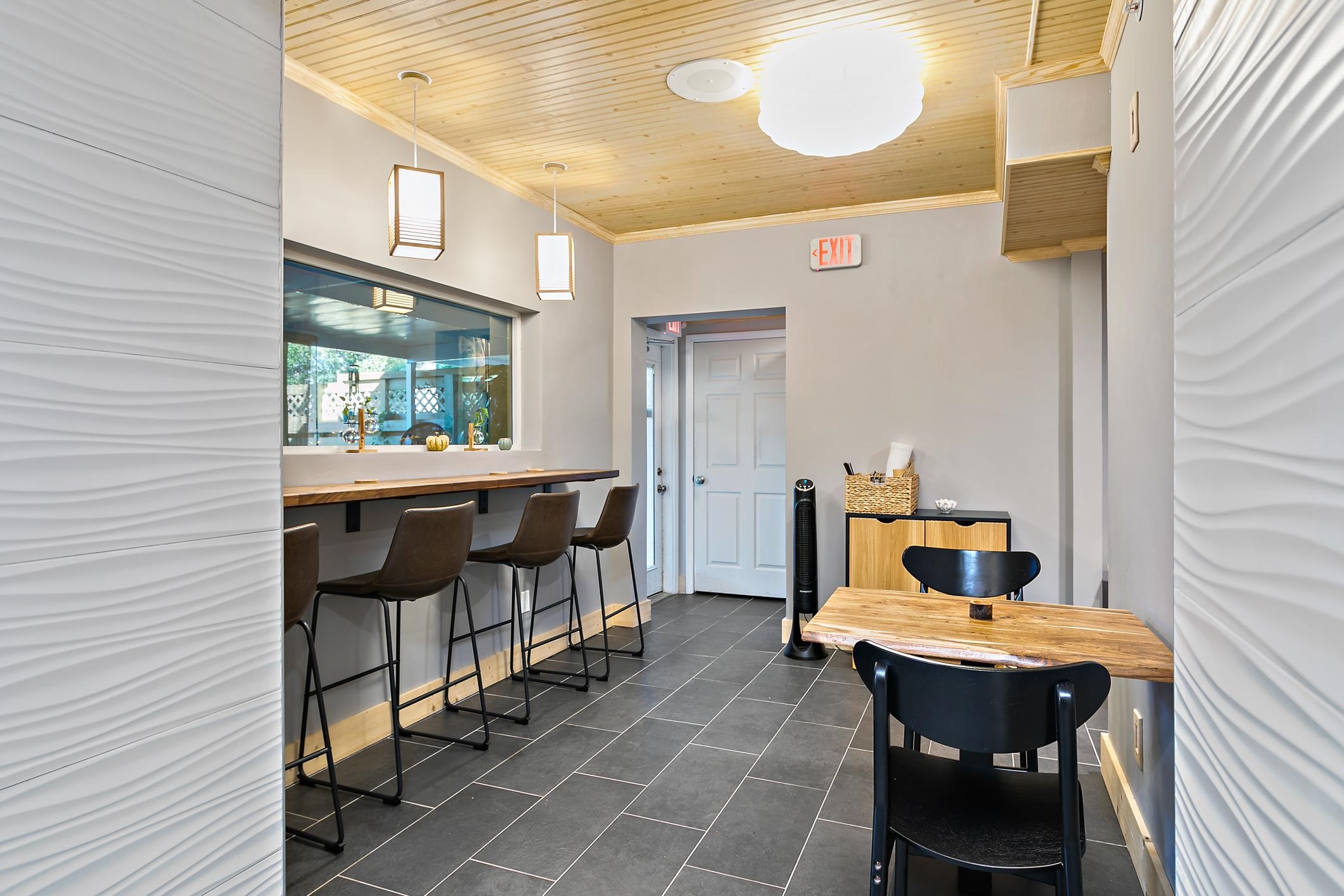 Image 33 of 49 For 56 Grove Avenue