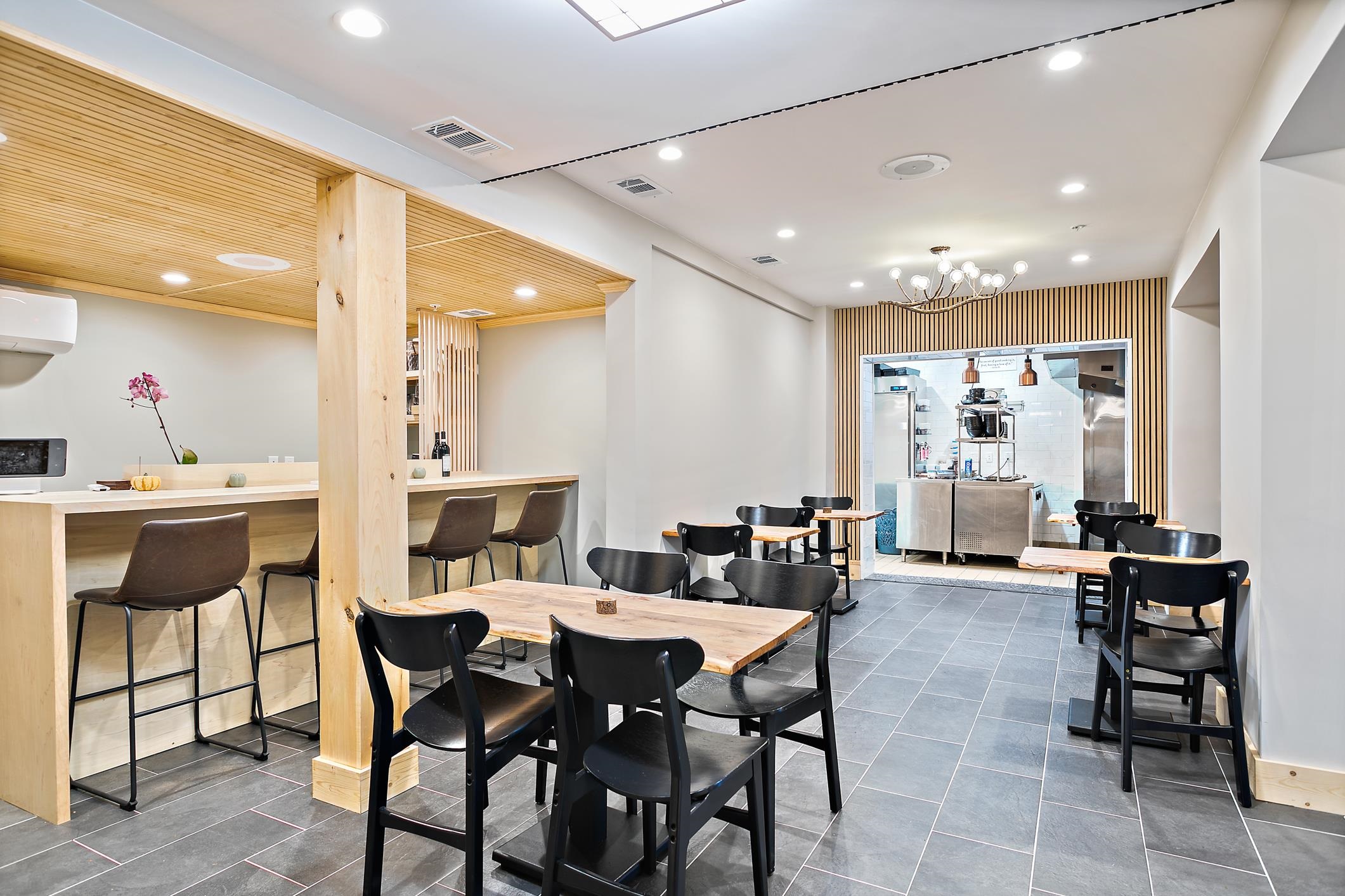 Image 34 of 49 For 56 Grove Avenue