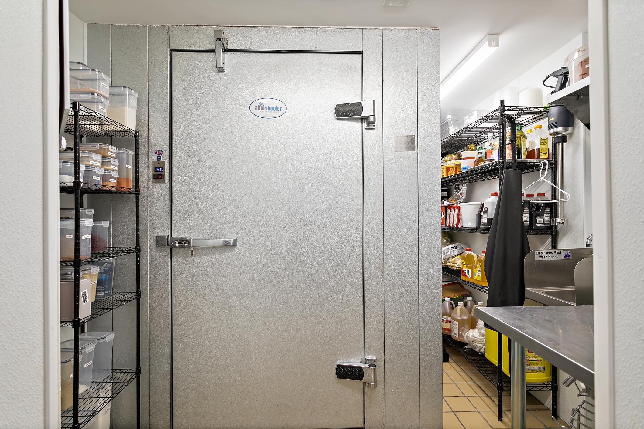 Image 38 of 49 For 56 Grove Avenue