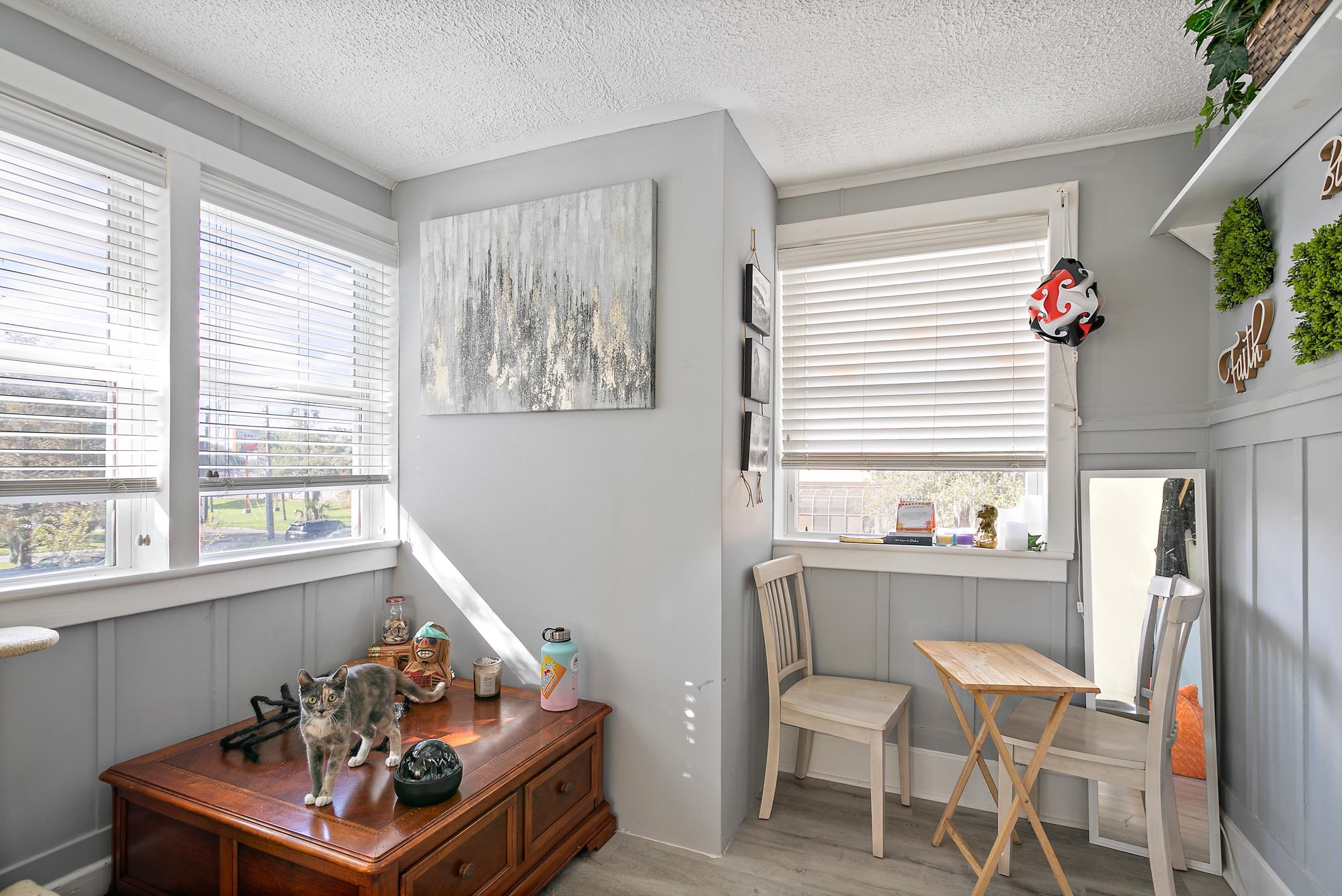 Image 8 of 49 For 56 Grove Avenue