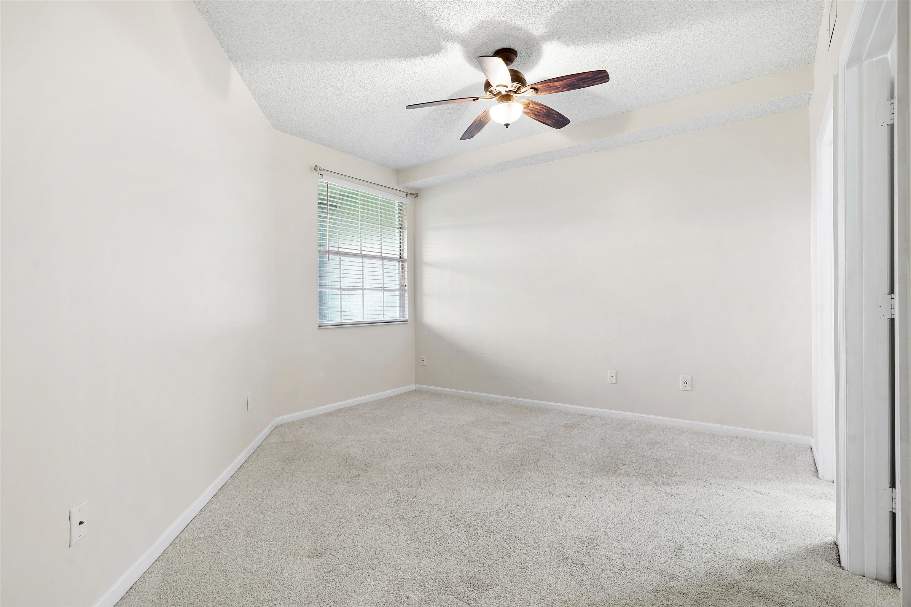 Image 17 of 38 For 1050 Bella Vista Blvd  308