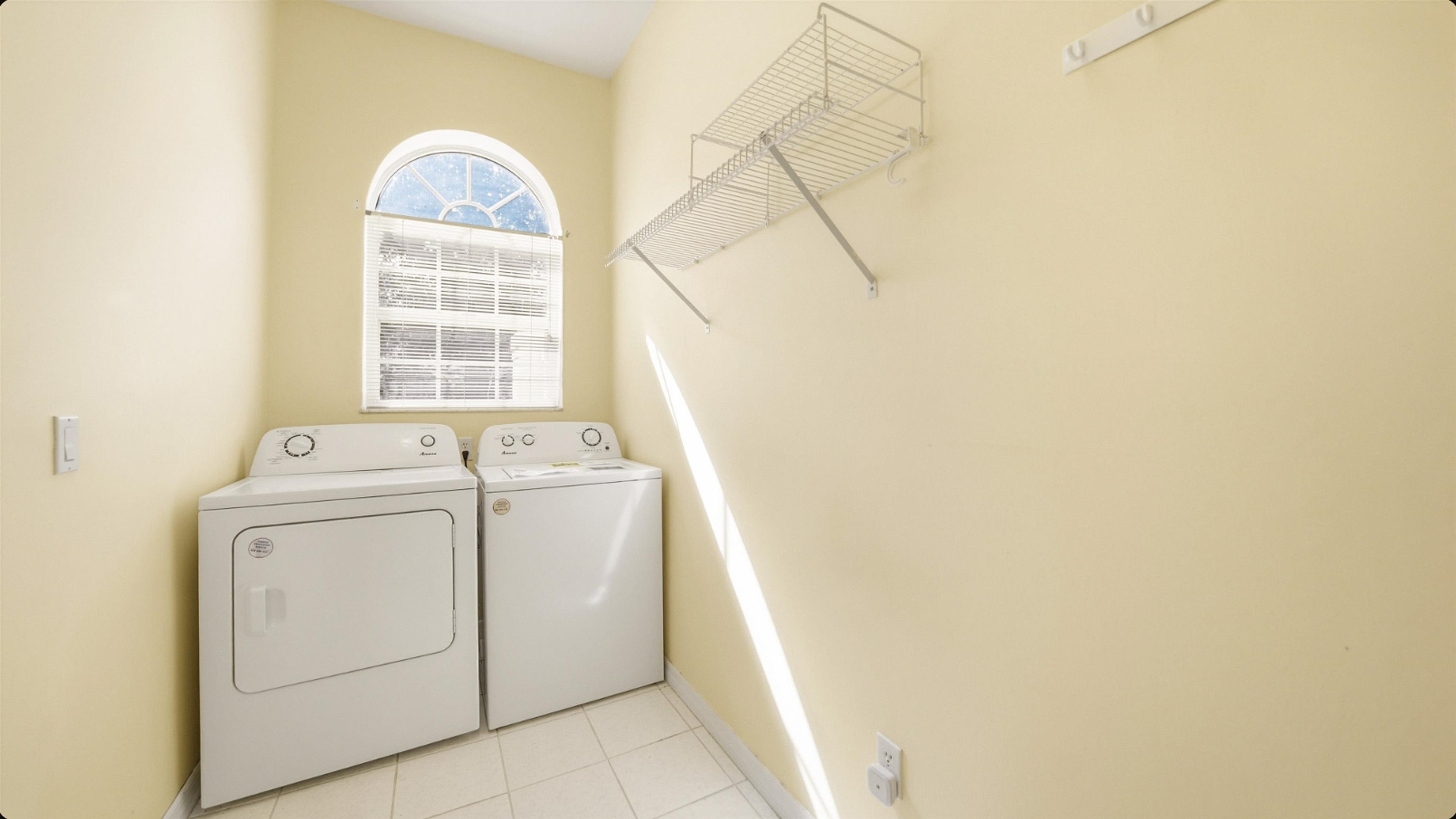 Image 17 of 61 For 1176 Athlone Way