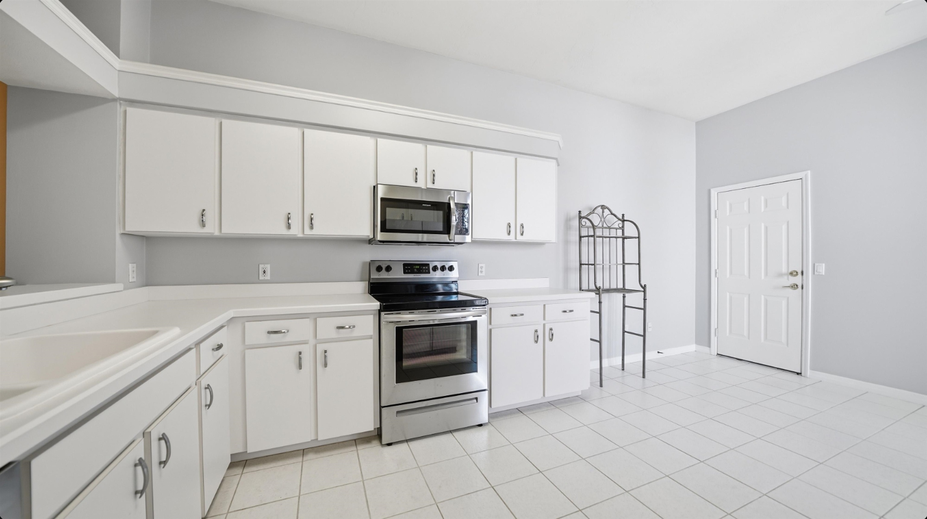 Image 8 of 61 For 1176 Athlone Way