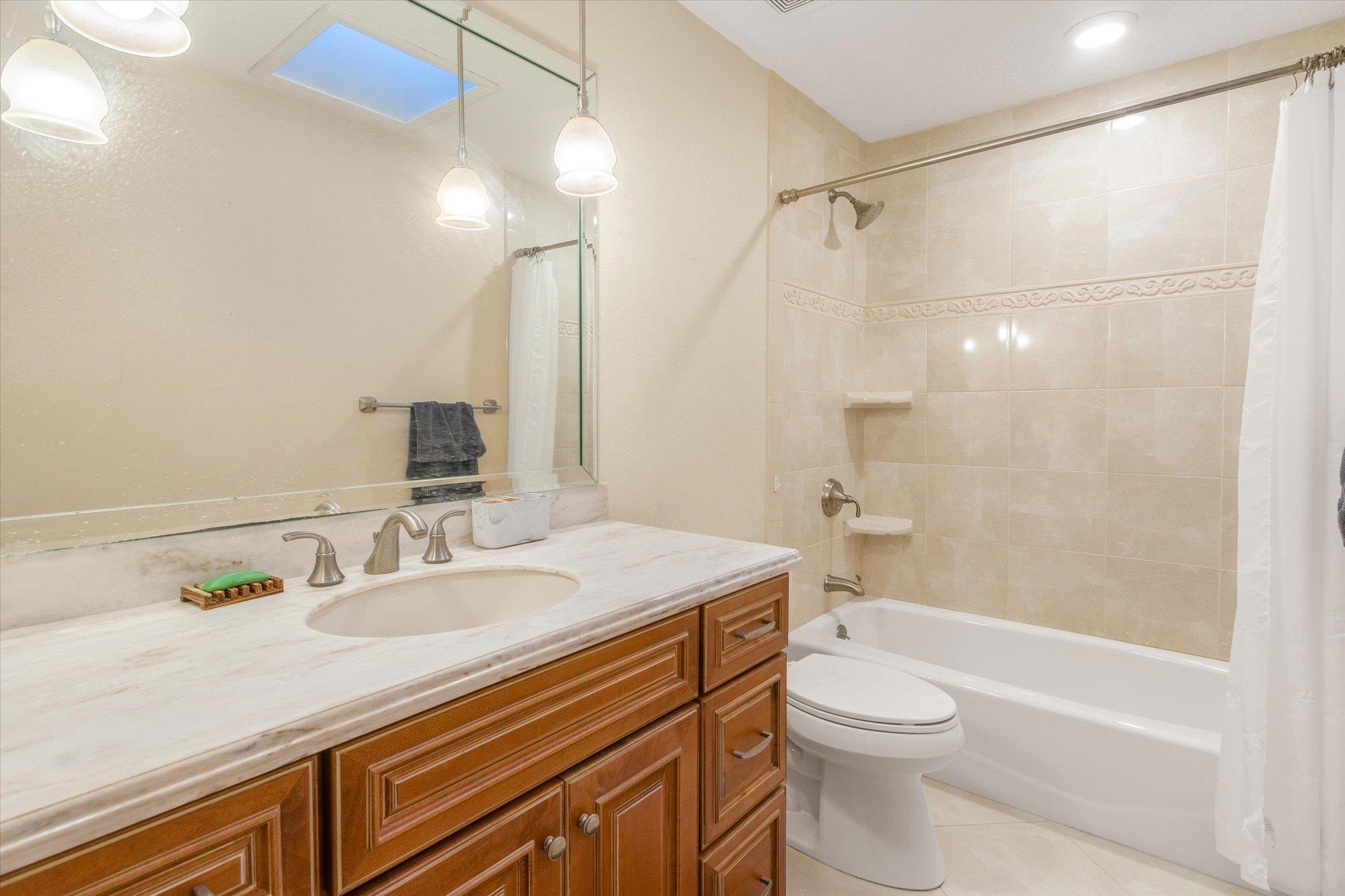 Image 23 of 78 For 500 Broward Rd