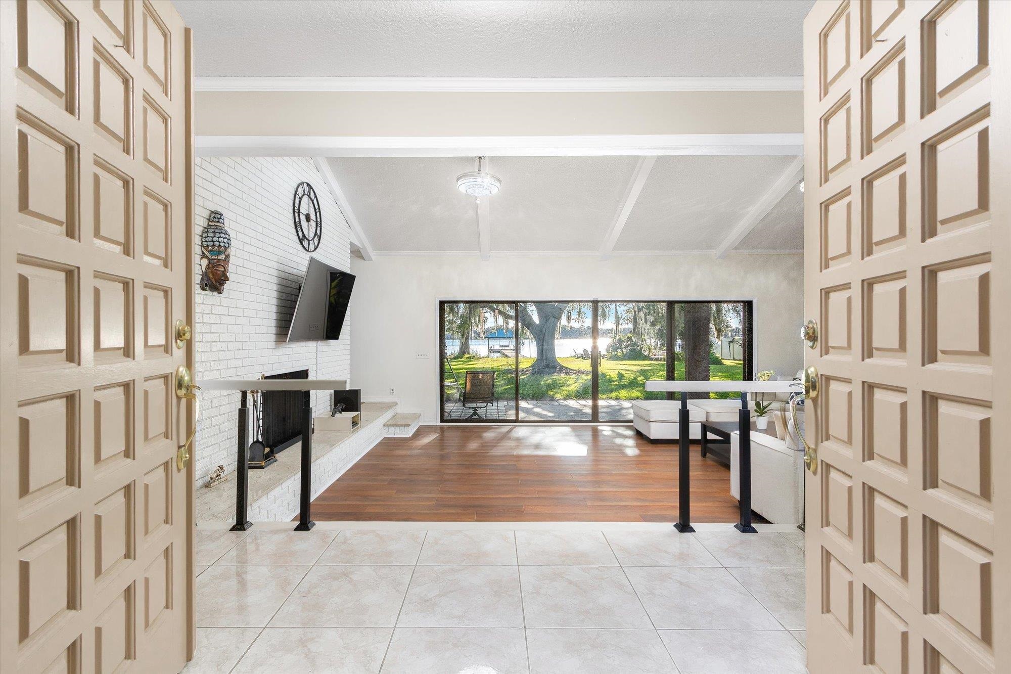 Image 4 of 78 For 500 Broward Rd