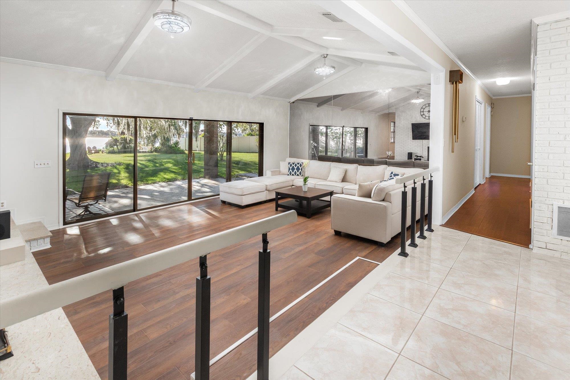 Image 5 of 78 For 500 Broward Rd
