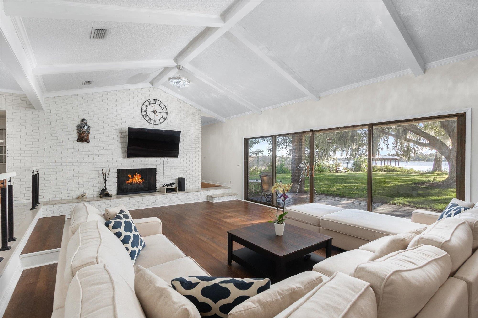 Image 7 of 78 For 500 Broward Rd