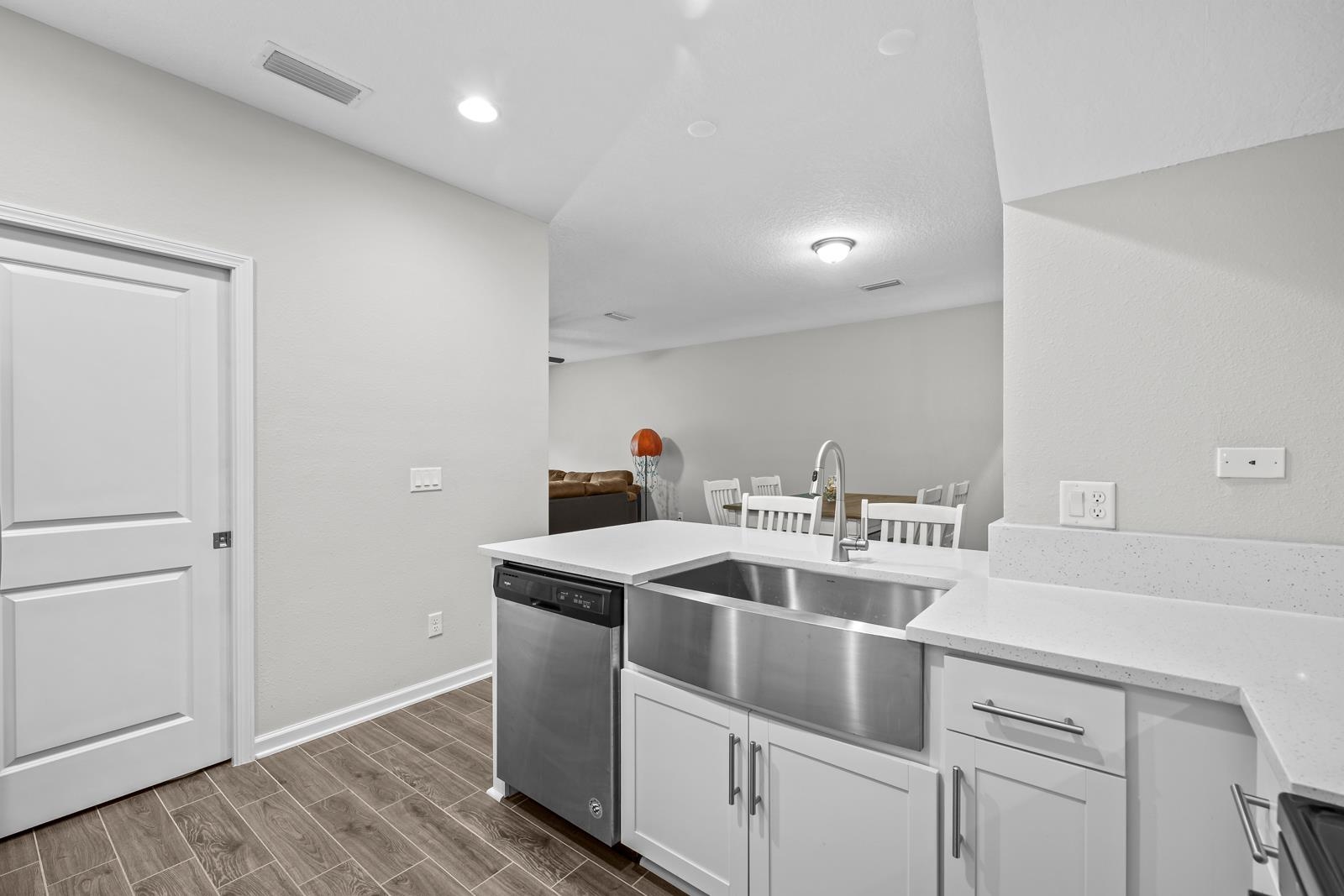 Image 15 of 77 For 189 Leeward Island Drive