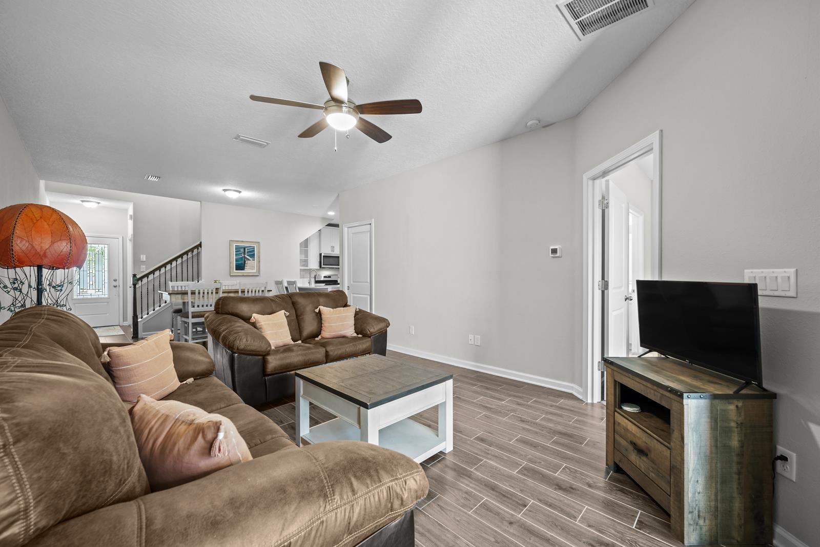 Image 19 of 77 For 189 Leeward Island Drive