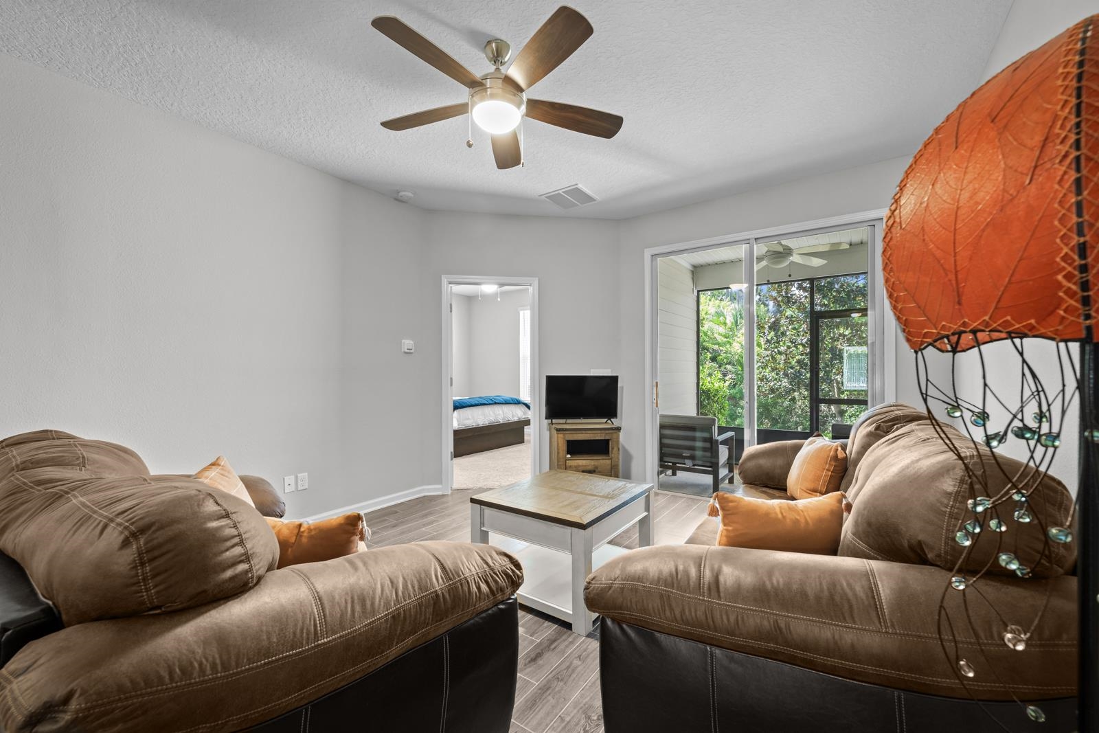 Image 20 of 77 For 189 Leeward Island Drive